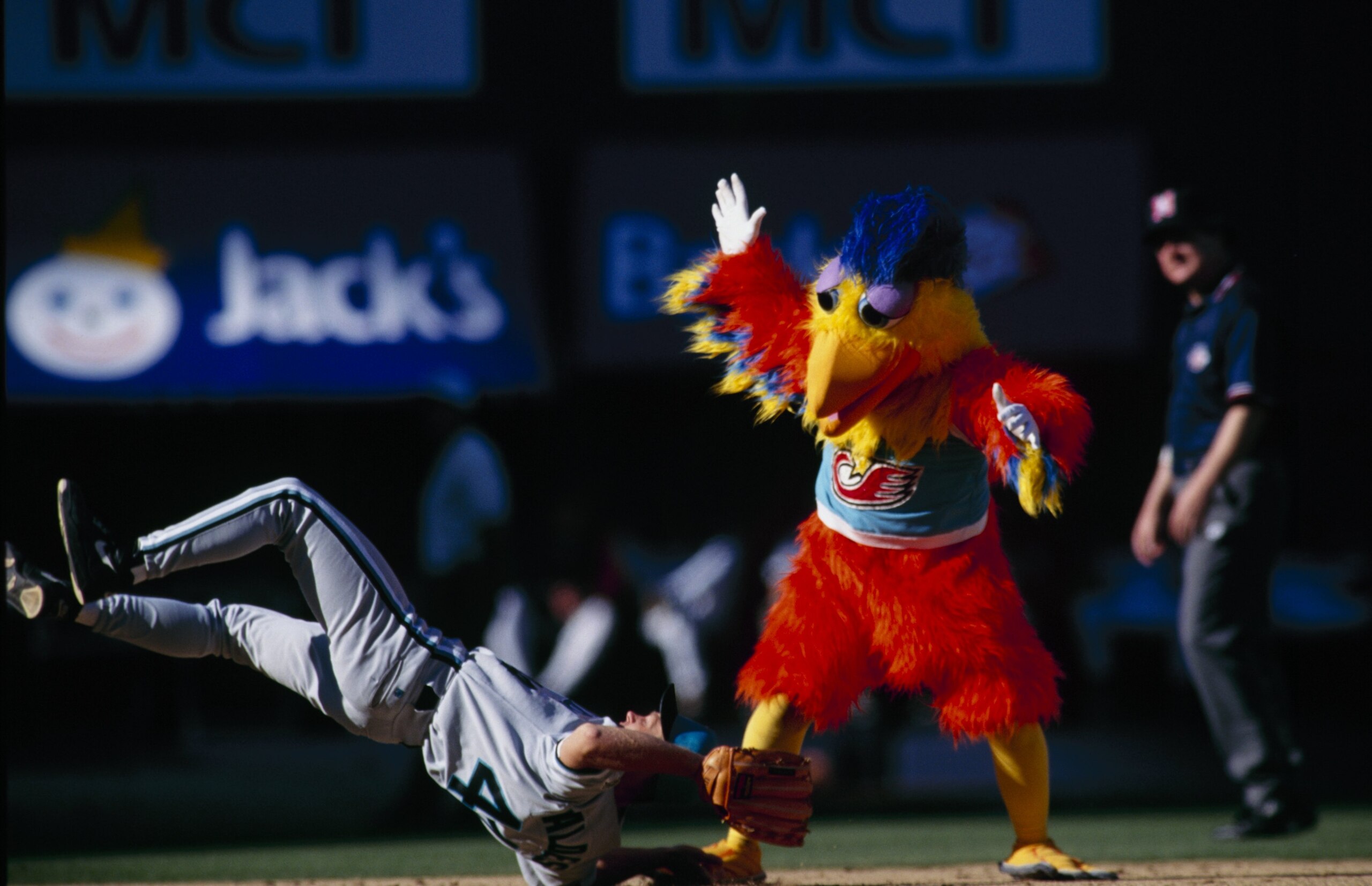 SAN DIEGO - APRIL 8:  The San Diego Chicken performs during the San Diego Padres game against the Florida Marlins at Jack Murphy Stadium on April 8, 1996 in San Diego, California. (Photo by Stephen Dunn/Getty Images)
