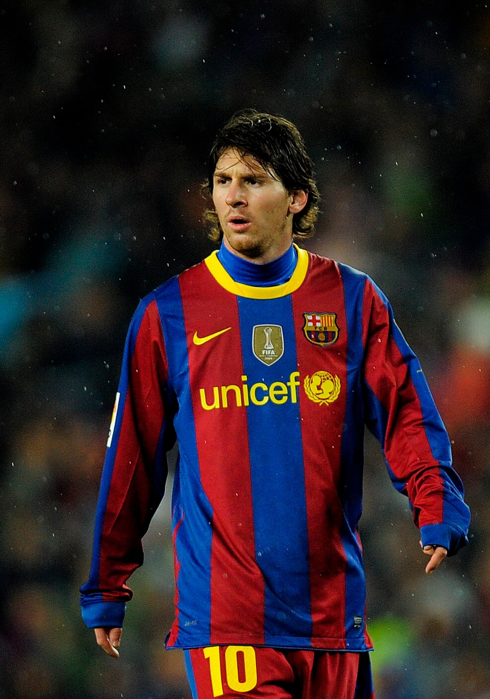 BARCELONA, SPAIN - NOVEMBER 29:  Lionel Messi of Barcelona looks on during the La Liga match between Barcelona and Real Madrid at the Camp Nou Stadium on November 29, 2010 in Barcelona, Spain.  Barcelona won the match 5-0.  (Photo by David Ramos/Getty Ima