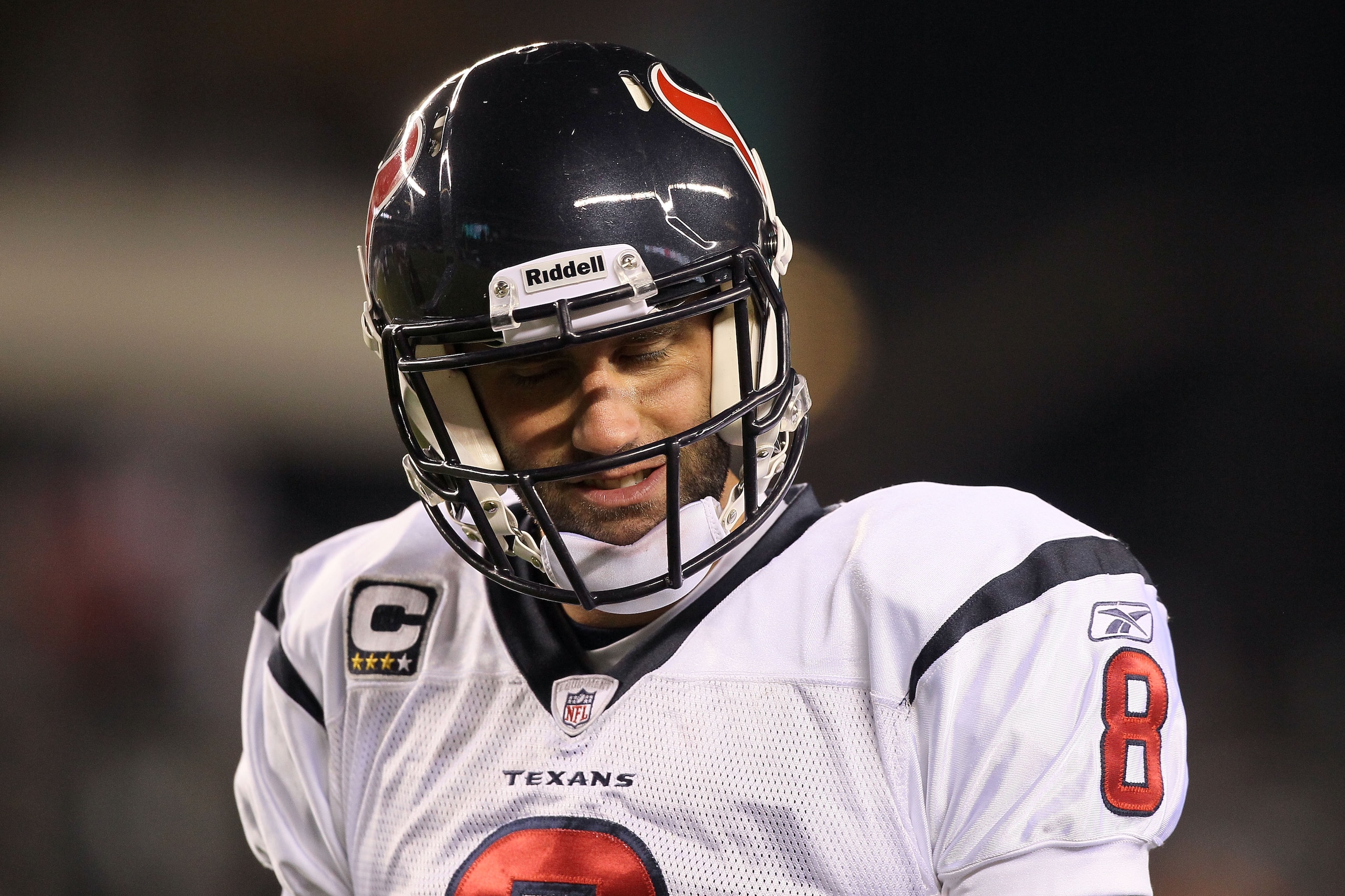PHILADELPHIA, PA - DECEMBER 02:  Matt Schaub #8 of the Houston Texans reacts against the Philadelphia Eagles at Lincoln Financial Field on December 2, 2010 in Philadelphia, Pennsylvania.  (Photo by Jim McIsaac/Getty Images)