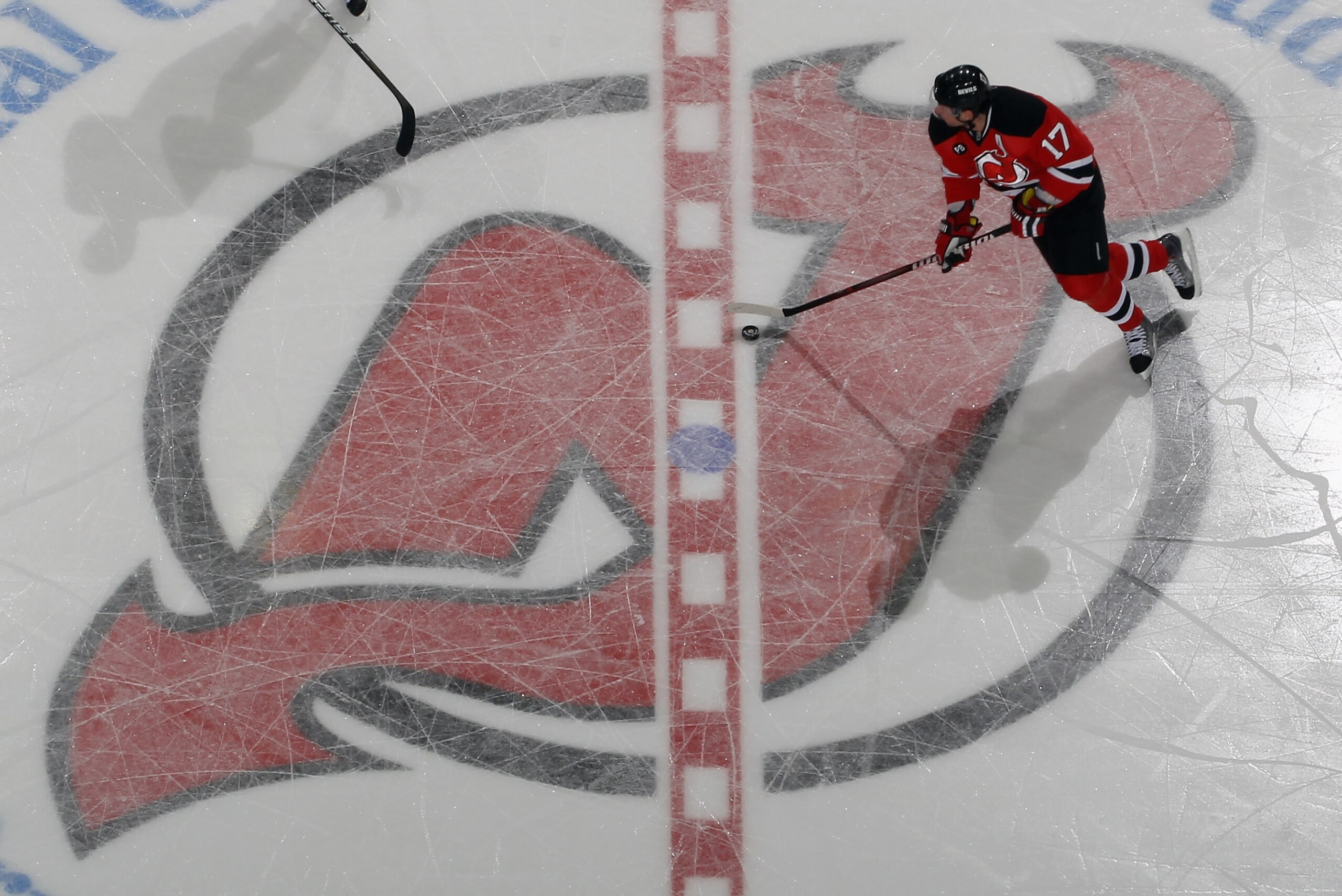 NEWARK, NJ - NOVEMBER 27:  Ilya Kovalchuk #17 of the New Jersey Devils skates against the Philadelphia Flyers at the Prudential Center on November 27, 2010 in Newark, New Jersey. The Devils defeated the Flyers 2-1 in the shoot out.  (Photo by Bruce Bennet