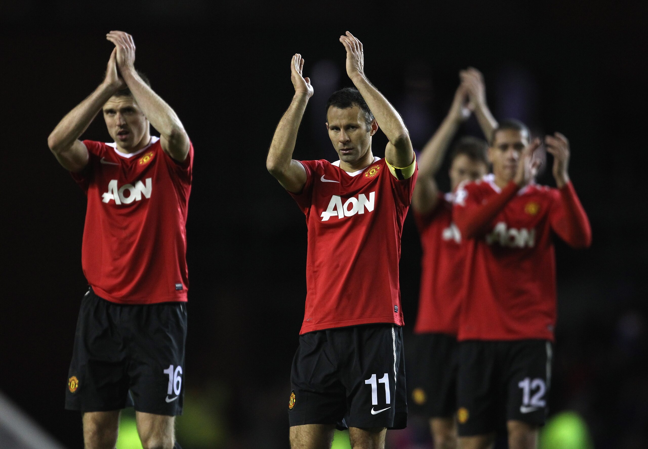 GLASGOW, SCOTLAND - NOVEMBER 24:  Ryan Giggs of Manchester United claps the supporters after the UEFA Champions League Group C match between Glasgow Rangers and Manchester United at Ibrox on November 24, 2010 in Glasgow, Scotland.  (Photo by Alex Livesey/