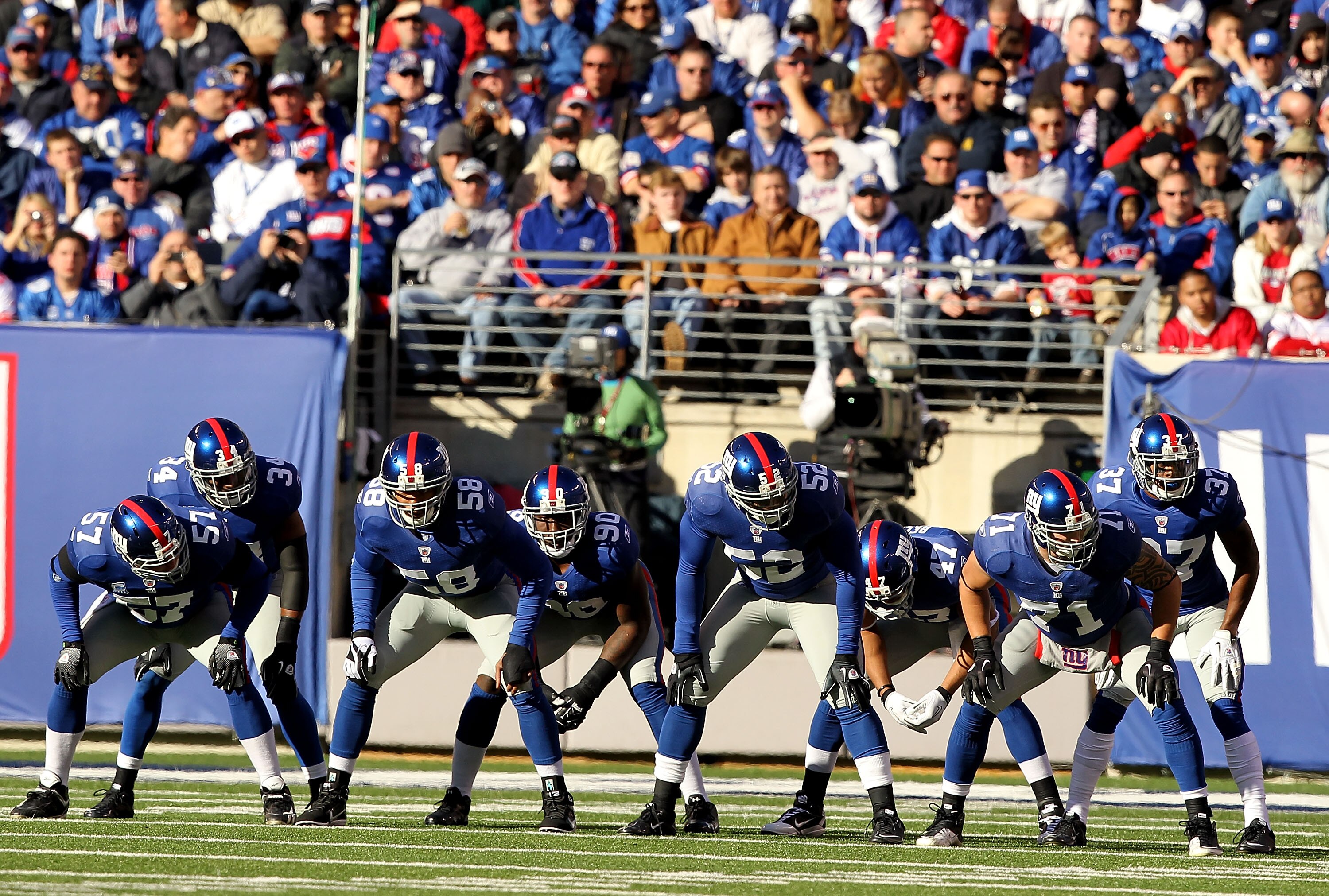EAST RUTHERFORD, NJ - NOVEMBER 28:  The New York Giants kick off team lines up against the Jacksonville Jaguars during their game on November 28, 2010 at The New Meadowlands Stadium in East Rutherford, New Jersey.  (Photo by Al Bello/Getty Images)