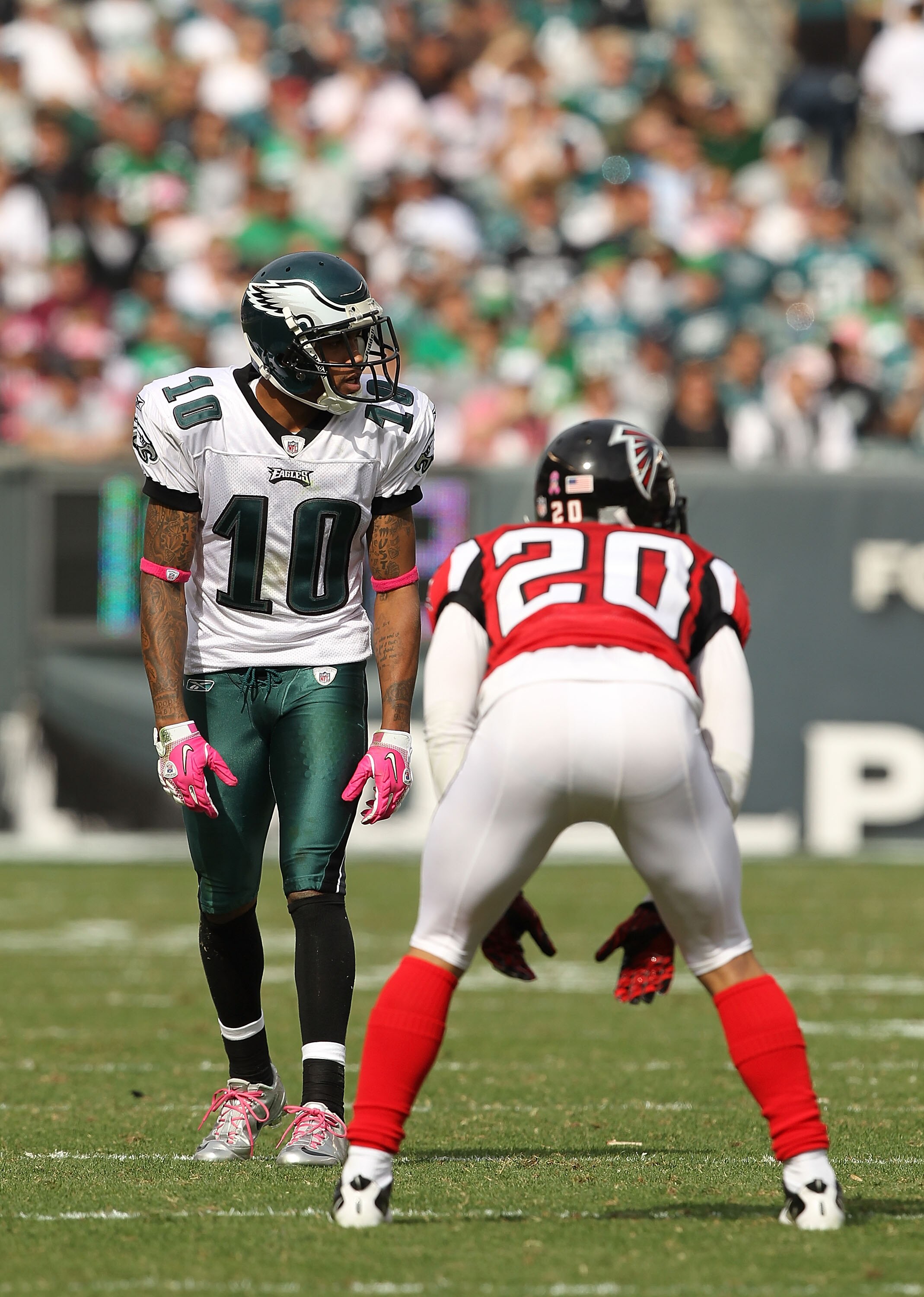 PHILADELPHIA - OCTOBER 17:  Jeremy Maclin #18  of the Philadelphia Eagles in action against Brent Grimes #20 of the Atlanta Falcons during their game at Lincoln Financial Field on October 17, 2010 in Philadelphia, Pennsylvania.  (Photo by Al Bello/Getty I