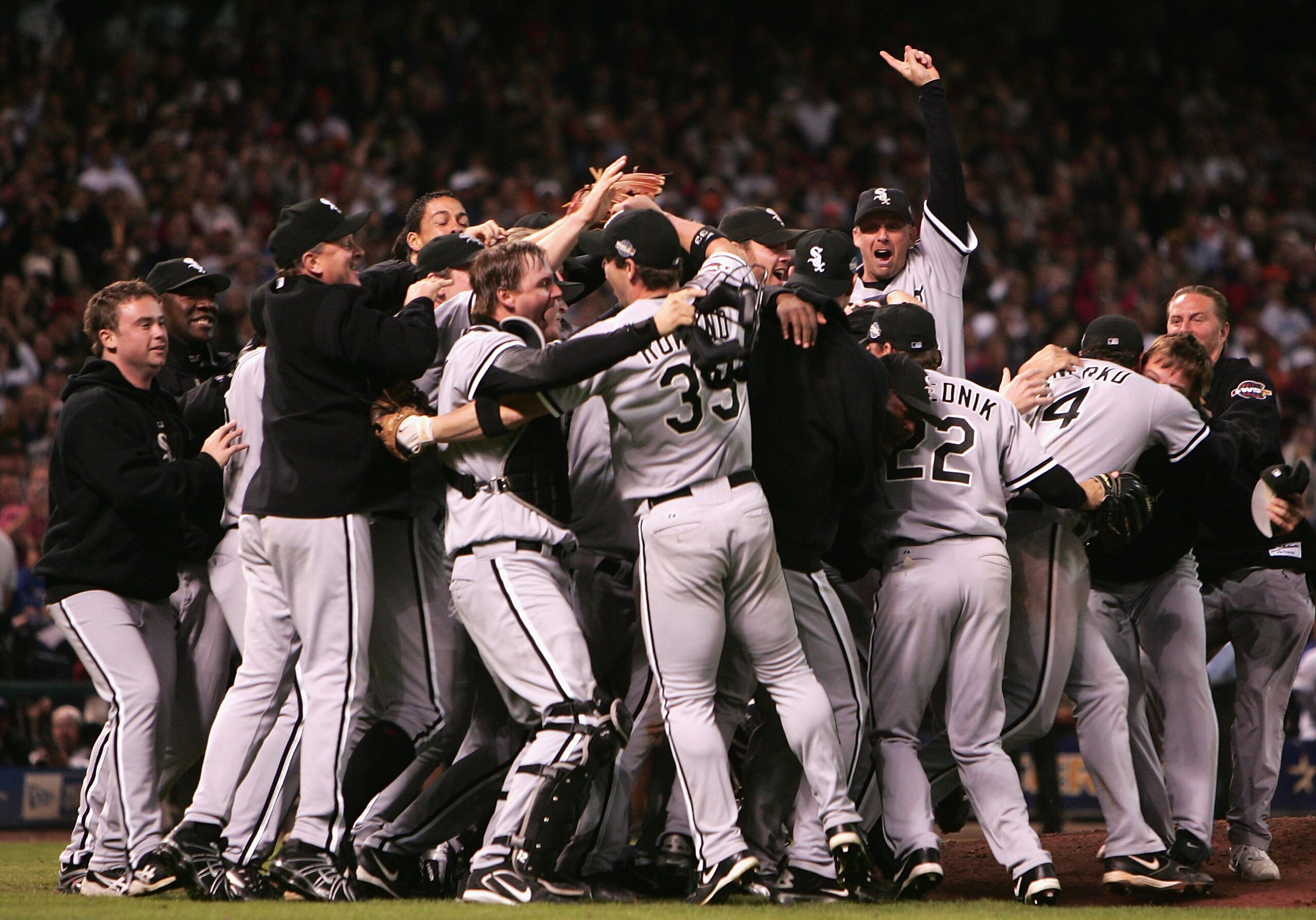 HOUSTON - OCTOBER 26: The Chicago White Sox celebrate after winning Game Four of the 2005 Major League Baseball World Series against the Houston Astros at Minute Maid Park on October 26, 2005 in Houston, Texas. The Chicago White Sox defeated the Houston HOUSTON - OCTOBER 26: The Chicago White Sox celebrate after winning Game Four of the 2005 Major League Baseball World Series against the Houston Astros at Minute Maid Park on October 26, 2005 in Houston, Texas. The Chicago White Sox defeated the Houston