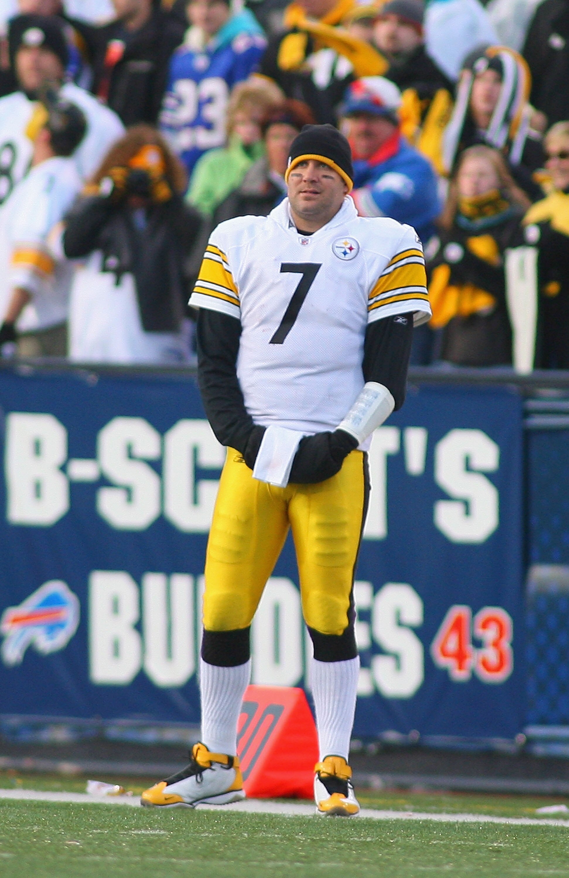 ORCHARD PARK, NY - NOVEMBER 28:  Ben Roethlisberger #7 of the Pittsburgh Steelers stands on the sidelines  against the Buffalo Bills  at Ralph Wilson Stadium on November 28, 2010 in Orchard Park, New York. Pittsburgh won 19-16 in overtime.  (Photo by Rick