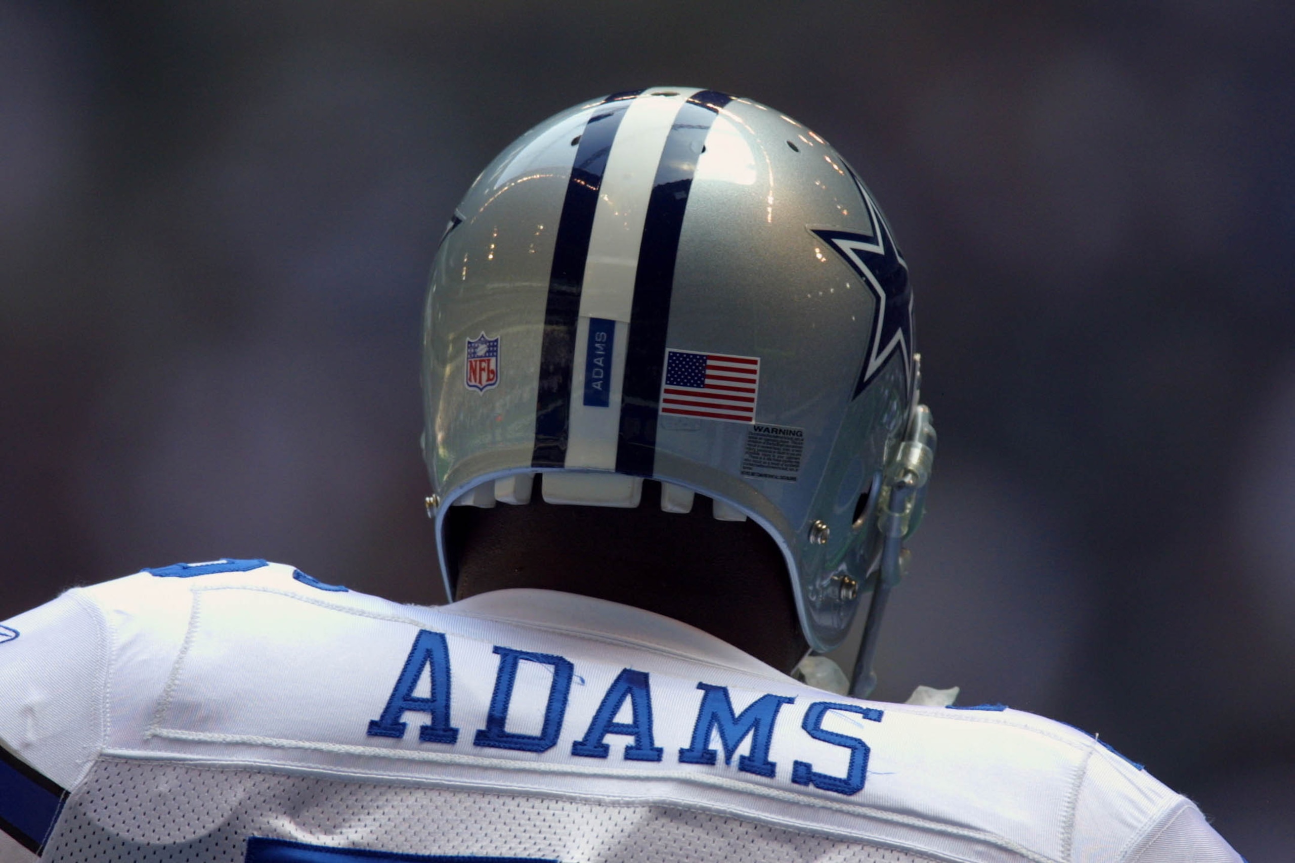 23 Sep 01:  Flozell Adams #76 of the Dallas Cowboys wears an American flag on his helmet during the game against the San Diego Chargers at Texas Stadium in Irving, Texas. Chargers defeat the Cowboys 32-21. DIGITAL IMAGE.  Mandatory Credit: Ronald Martinez