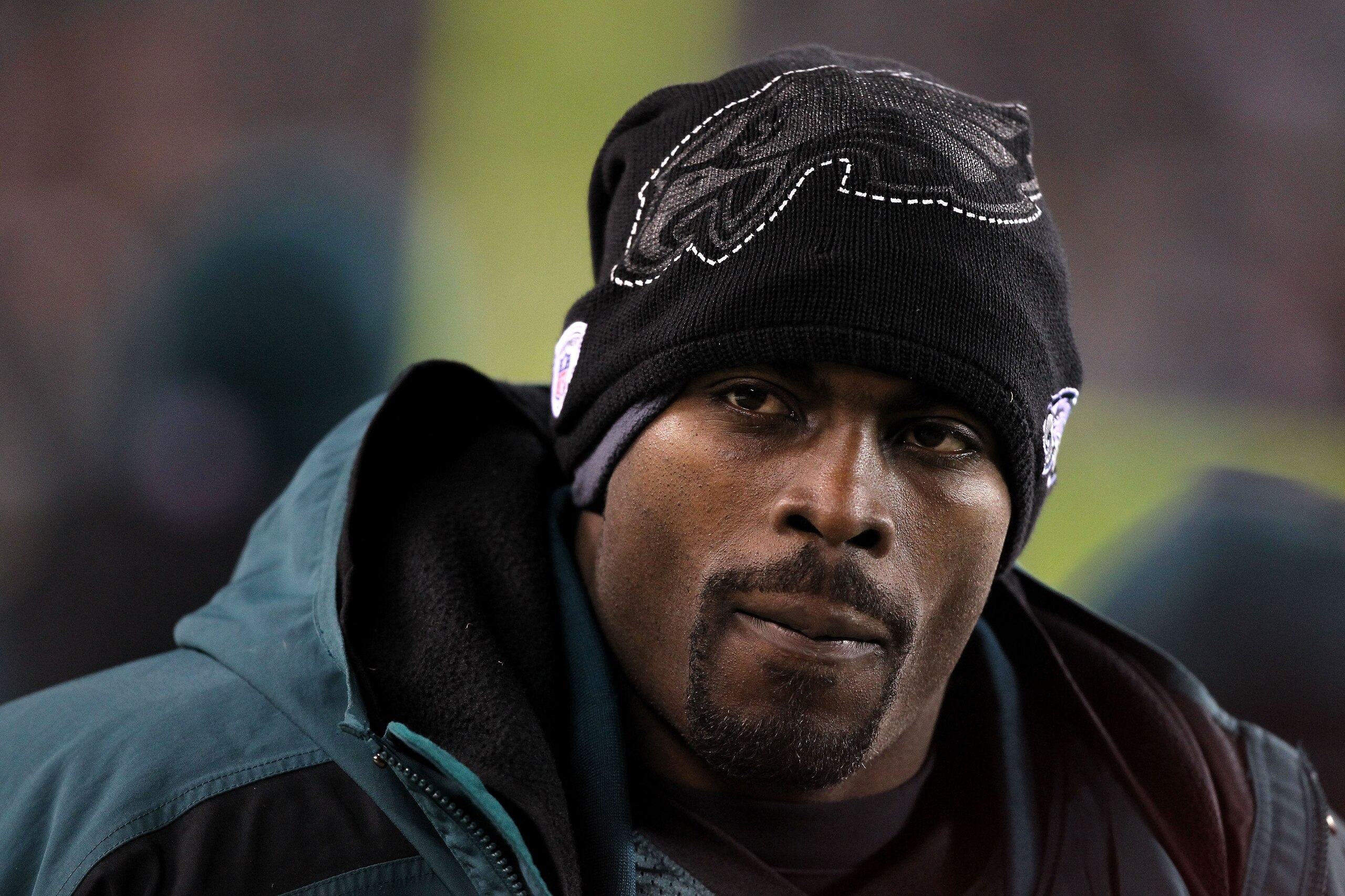 PHILADELPHIA, PA - DECEMBER 02:  Michael Vick #7 of the Philadelphia Eagles looks on against the Houston Texans at Lincoln Financial Field on December 2, 2010 in Philadelphia, Pennsylvania.  (Photo by Al Bello/Getty Images)