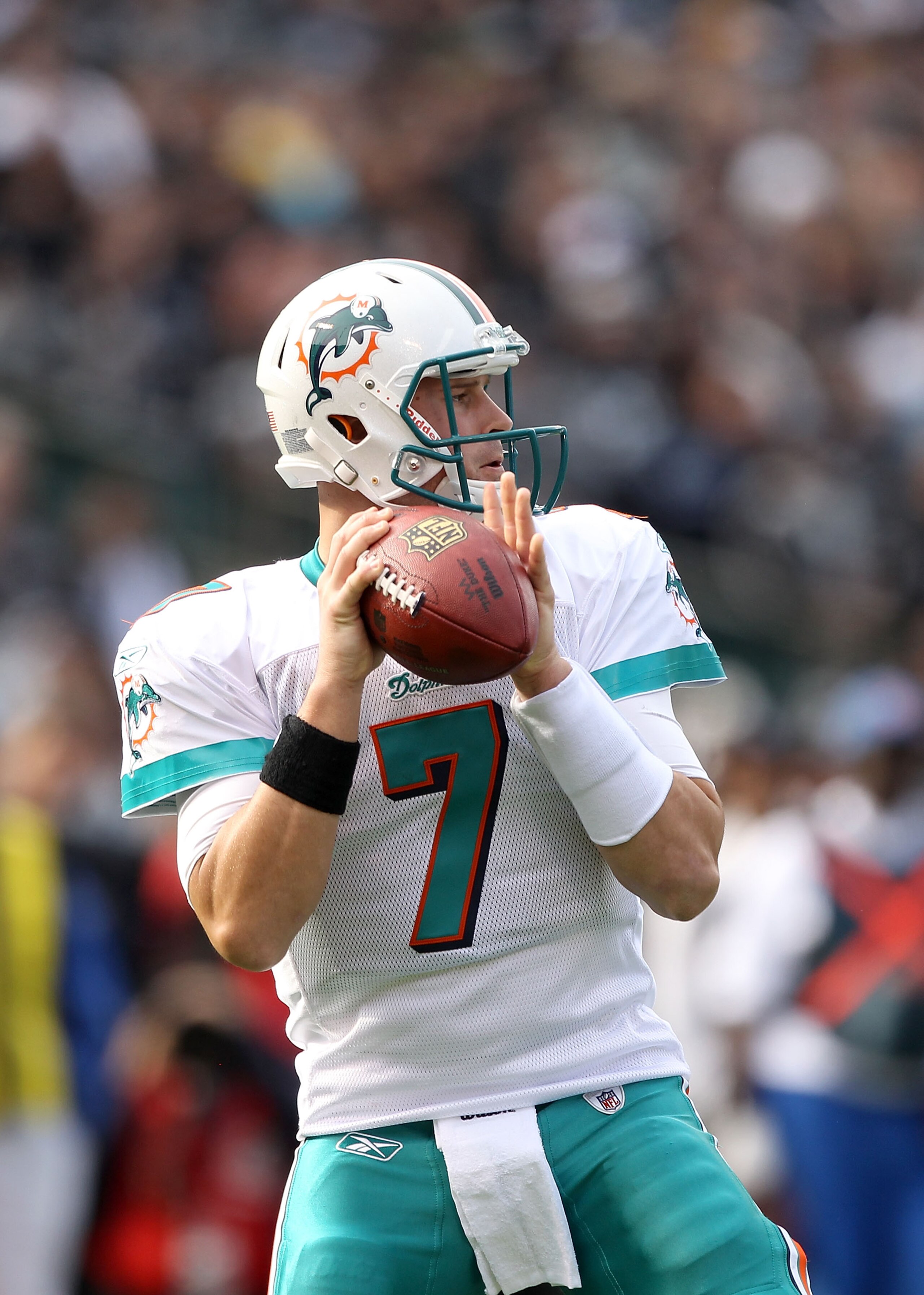 OAKLAND, CA - NOVEMBER 28:  Chad Henne #7 of the Miami Dolphins in action against the Oakland Raiders at Oakland-Alameda County Coliseum on November 28, 2010 in Oakland, California.  (Photo by Ezra Shaw/Getty Images)