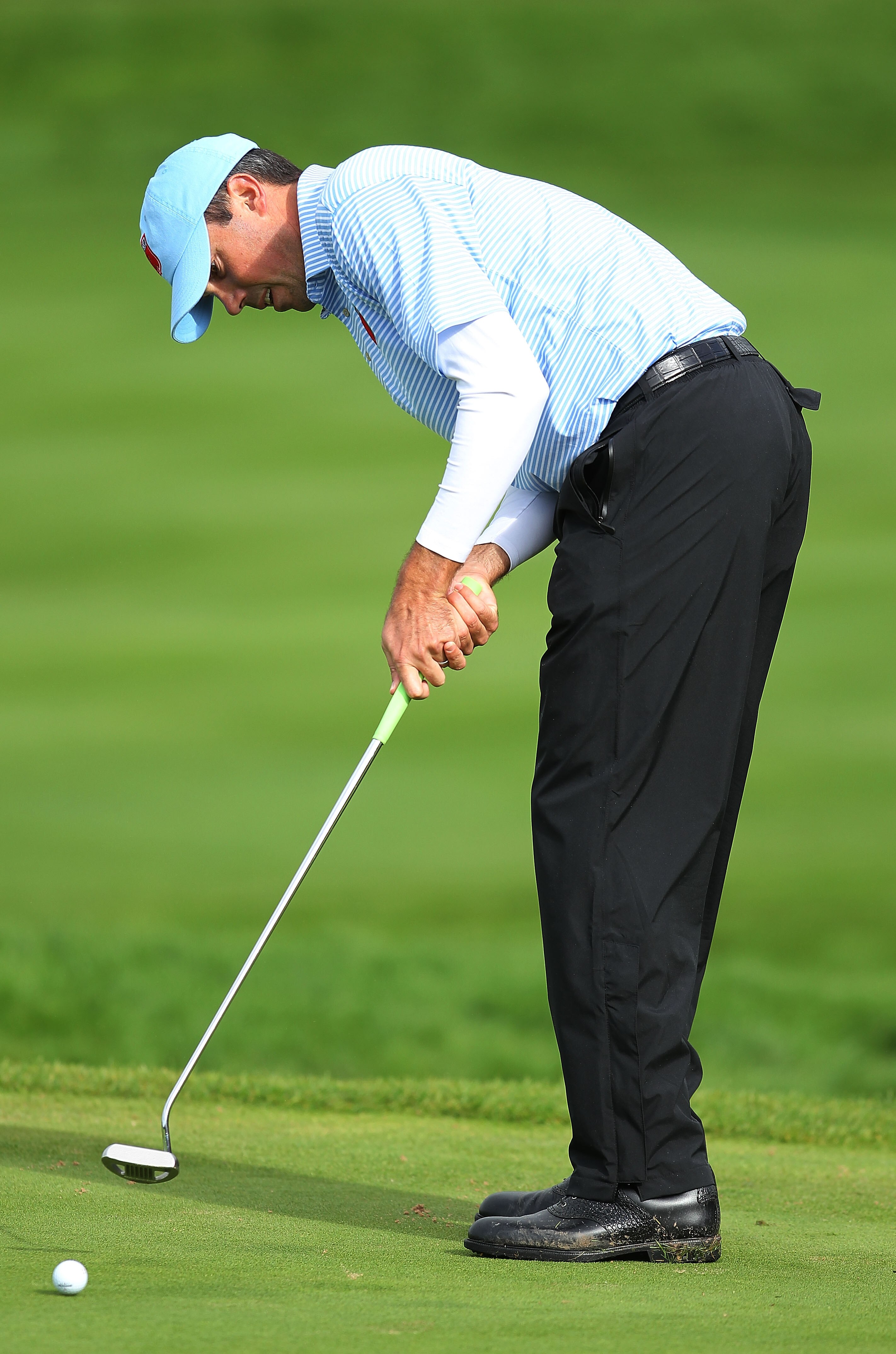 NEWPORT, WALES - OCTOBER 03:  Matt Kuchar of the USA watches a putt during the Fourball & Foursome Matches during the 2010 Ryder Cup at the Celtic Manor Resort on October 3, 2010 in Newport, Wales.  (Photo by Andy Lyons/Getty Images)