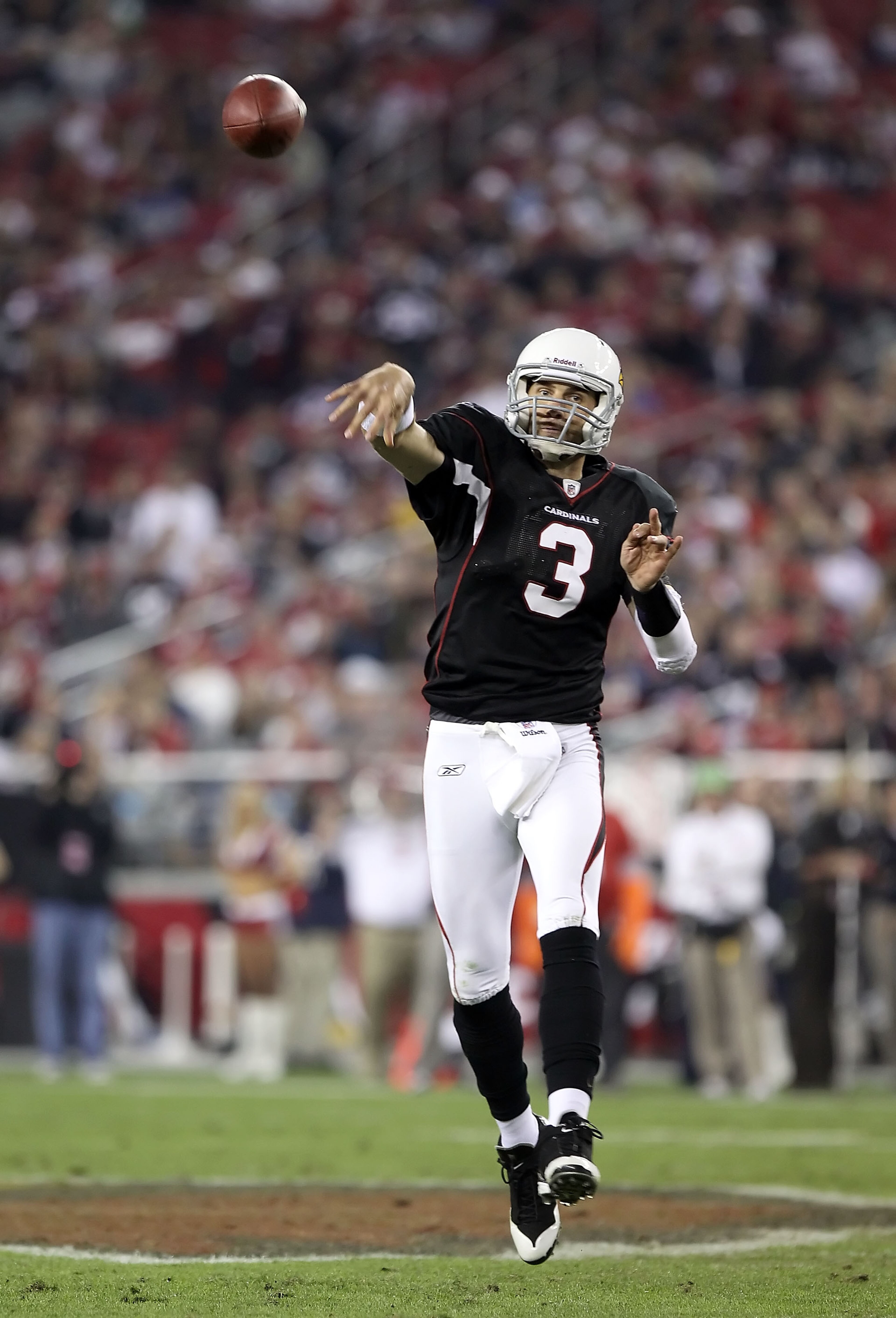 GLENDALE, AZ - NOVEMBER 29: Quarterback Derek Anderson #3 of the Arizona Cardinals throws a pass during the NFL game against the San Francisco 49ers at the University of Phoenix Stadium on November 29, 2010 in Glendale, Arizona. The 49ers defeated the Ca GLENDALE, AZ - NOVEMBER 29: Quarterback Derek Anderson #3 of the Arizona Cardinals throws a pass during the NFL game against the San Francisco 49ers at the University of Phoenix Stadium on November 29, 2010 in Glendale, Arizona. The 49ers defeated the Ca
