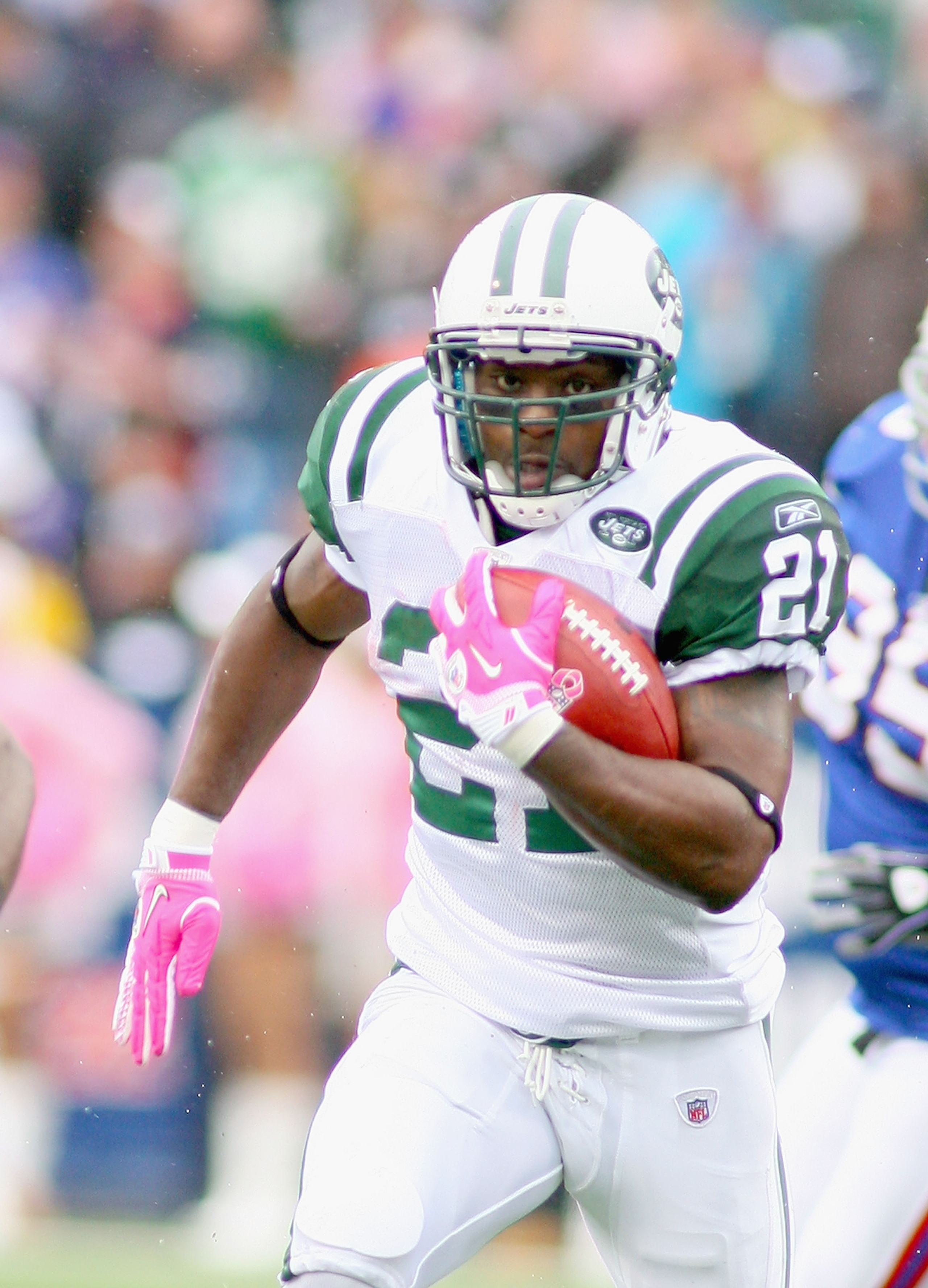 ORCHARD PARK, NY - OCTOBER 03: LaDanian Tomlinson #21 of the New York Jets runs against the Buffalo Bills at Ralph Wilson Stadium on October 3, 2010 in Orchard Park, New York. The Jets won 38-14. (Photo by Rick Stewart/Getty Images)