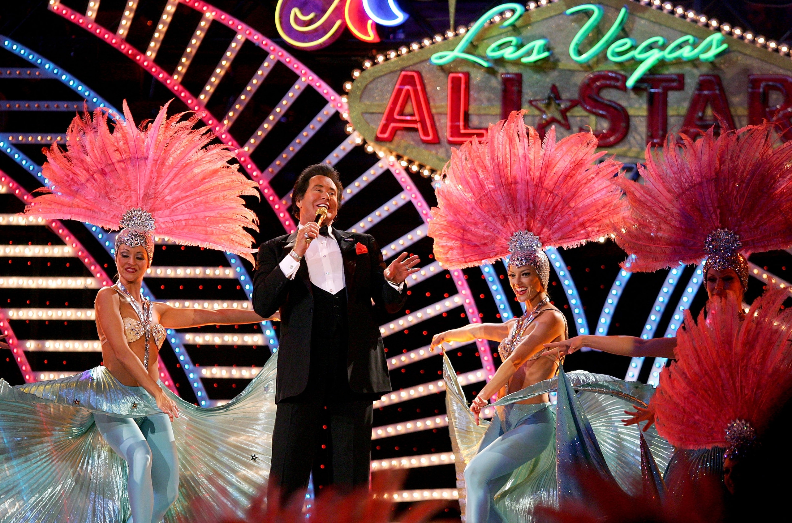 LAS VEGAS - FEBRUARY 18:  Singer Wayne Newton performs at the 2007 NBA All Star Game on February 18, 2007 at Thomas & Mack Center in Las Vegas, Nevada.  NOTE TO USER: User expressly acknowledges and agrees that, by downloading and or using this photograph