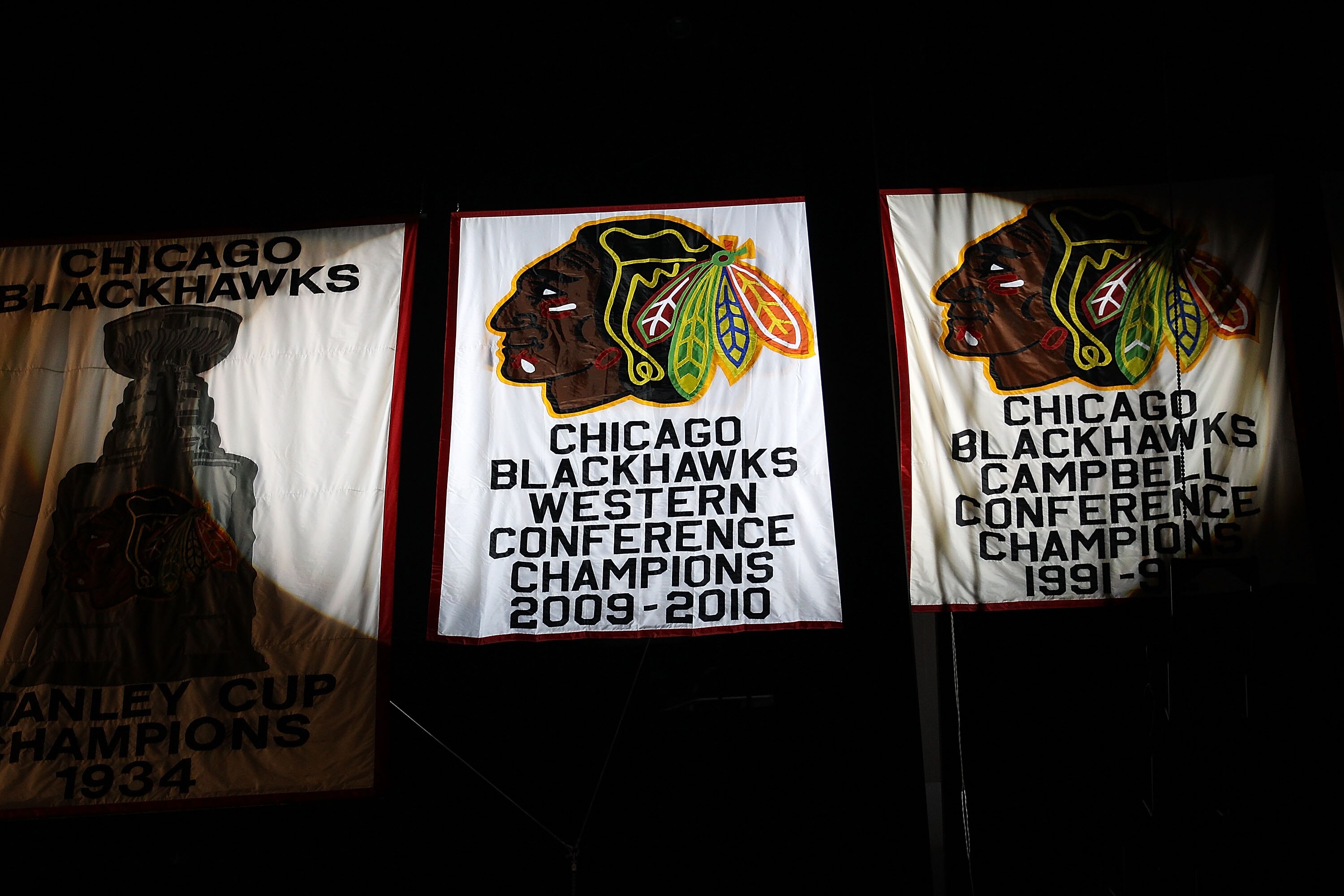 CHICAGO - OCTOBER 09: A Championship banner is seen during a ceremony before the Chicago Blackhawks season home opening game against the Detroit Red Wings at the United Center on October 9, 2010 in Chicago, Illinois. (Photo by Jonathan Daniel/Getty Images