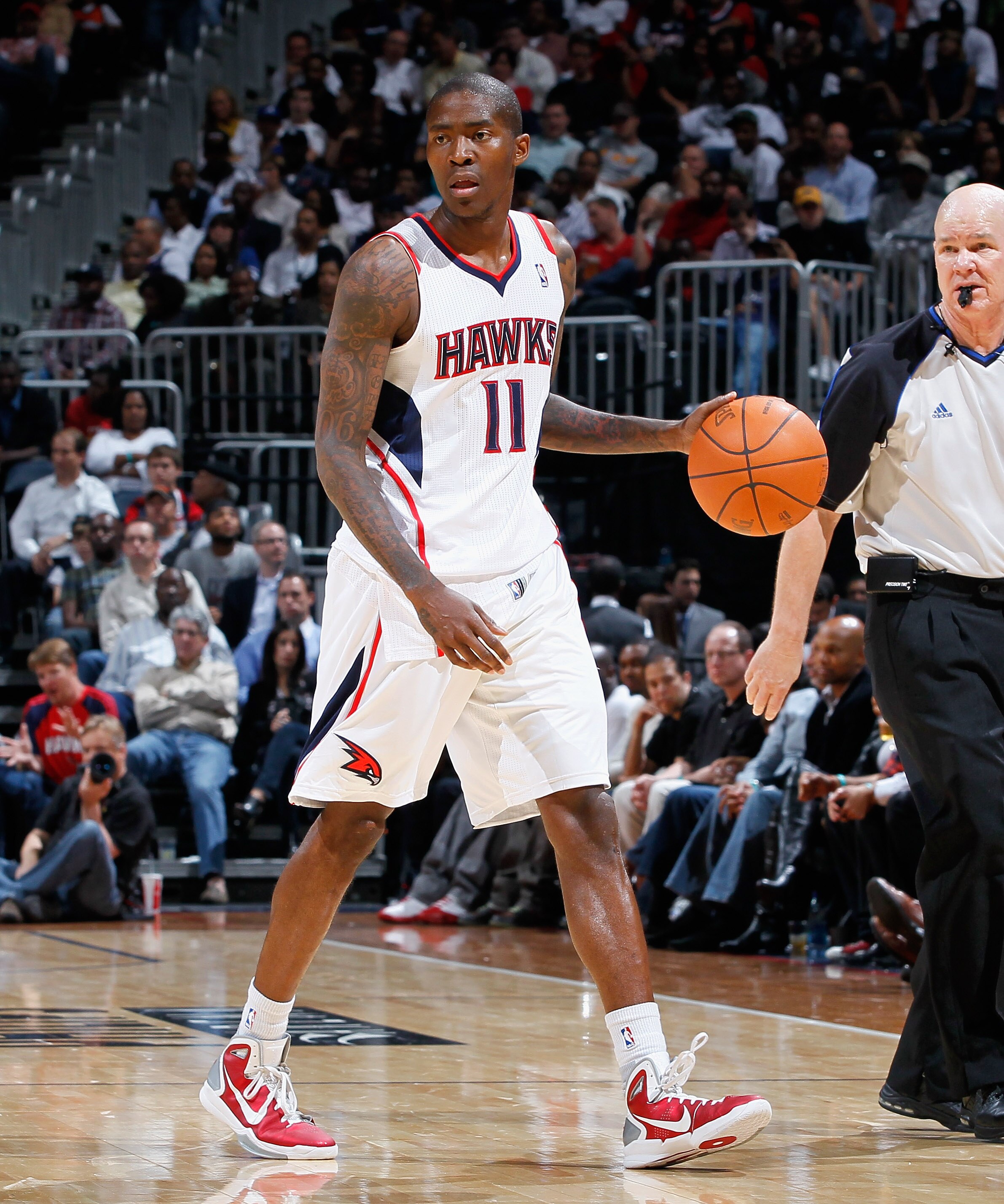 ATLANTA - OCTOBER 21:  Jamal Crawford #11 of the Atlanta Hawks against the Miami Heat at Philips Arena on October 21, 2010 in Atlanta, Georgia.  (Photo by Kevin C. Cox/Getty Images)