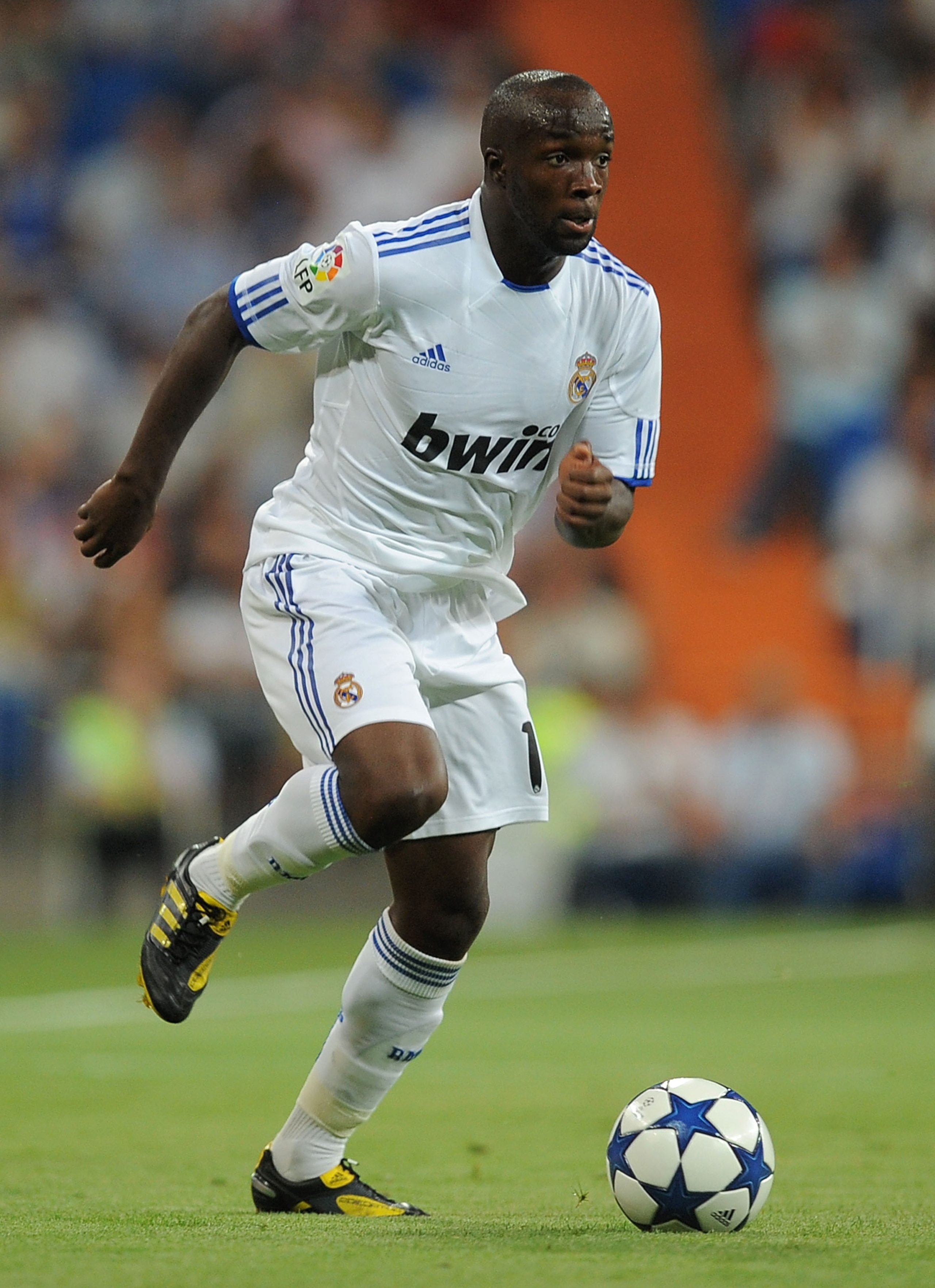 MADRID, SPAIN - AUGUST 24: Lass Diarra of Real Madrid in action during the Santiago Bernabeu Trophy match between Real Madrid and Penarol at the Santiago Bernabeu stadium on August 24, 2010 in Madrid, Spain.  (Photo by Denis Doyle/Getty Images)