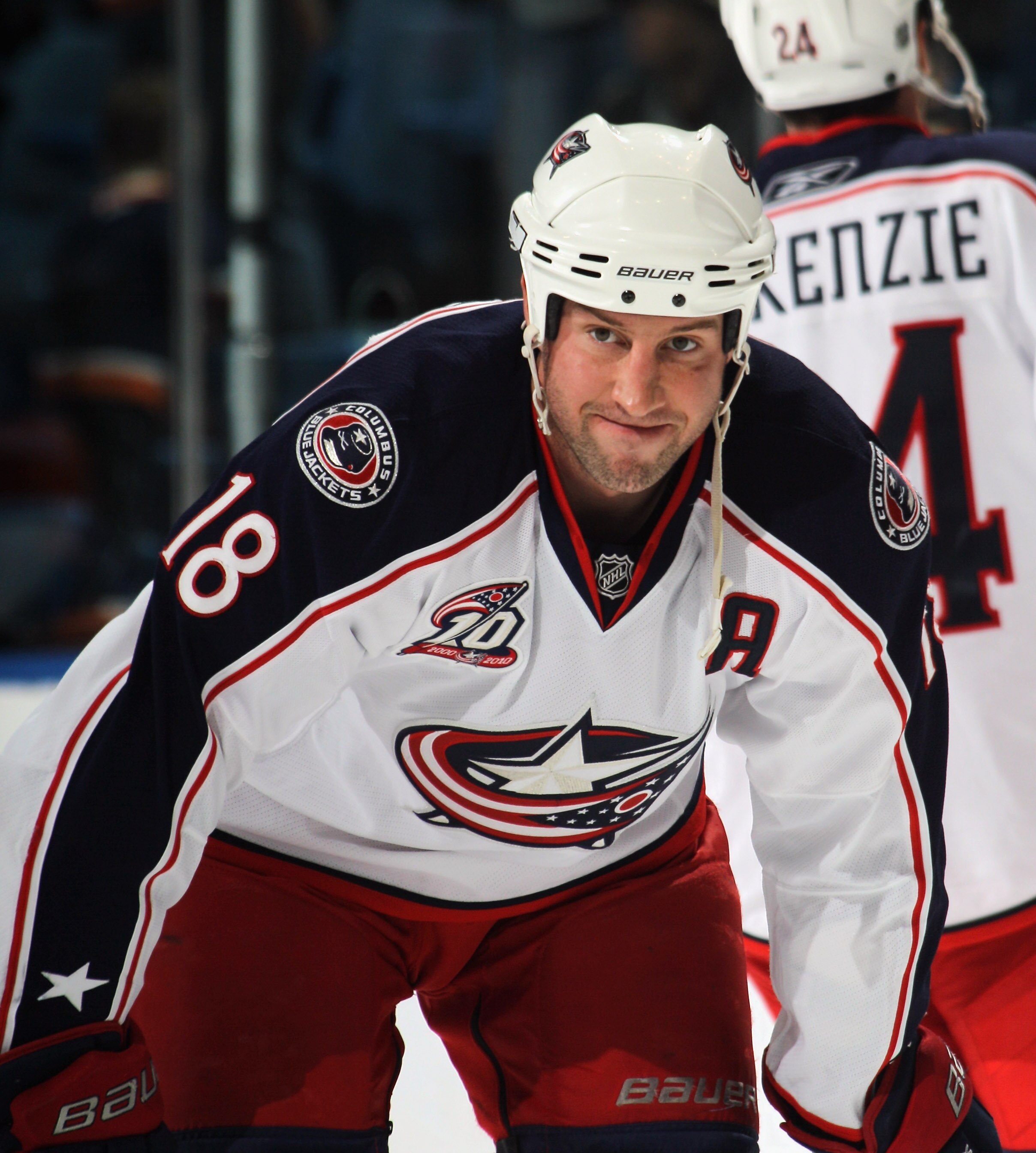 UNIONDALE, NY - NOVEMBER 24:  RJ Umberger #18   of the Columbus Blue Jackets skates against the New York Islanders at the Nassau Coliseum on November 24, 2010 in Uniondale, New York.  (Photo by Bruce Bennett/Getty Images)