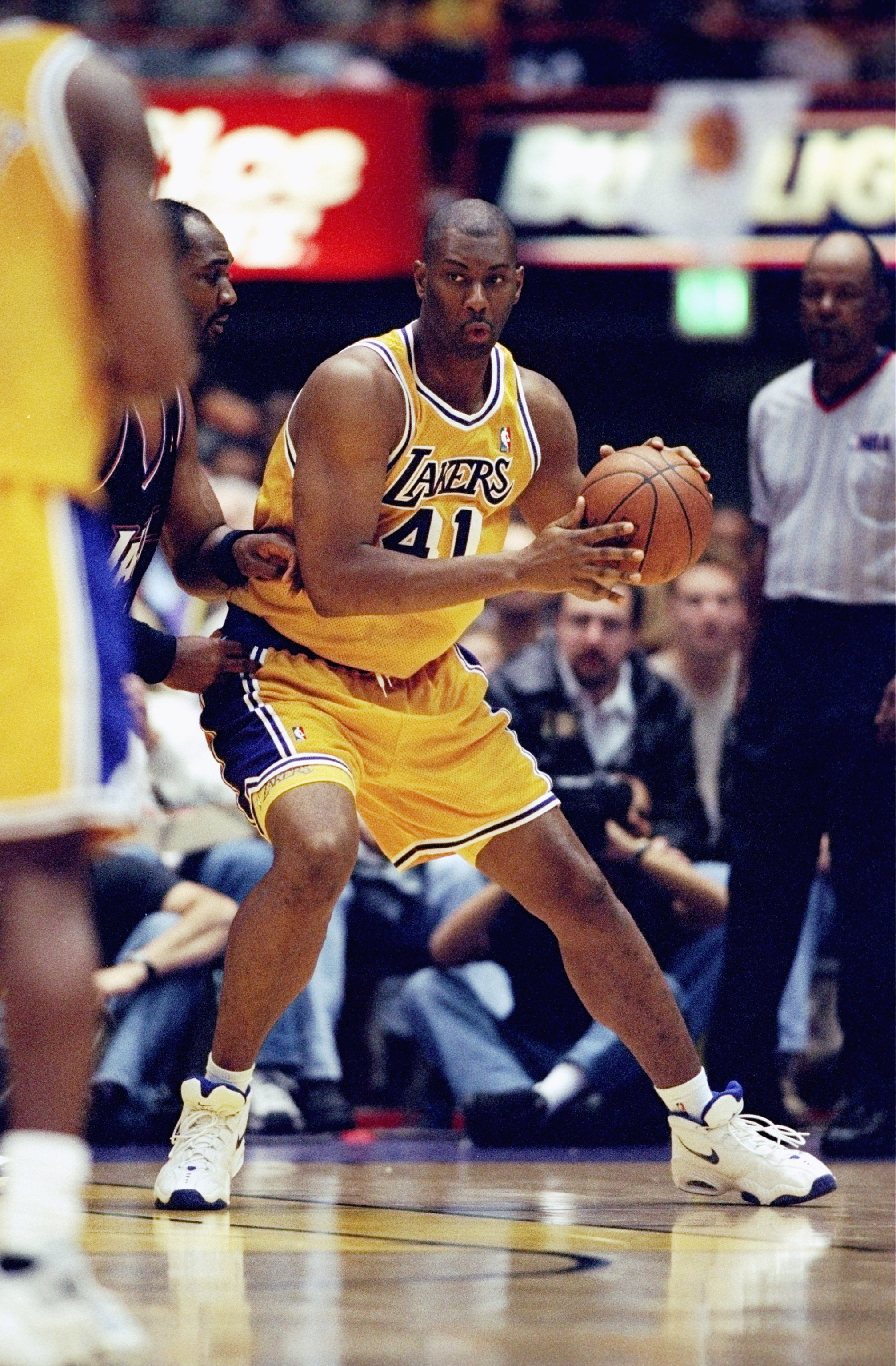7 Feb 1999:  Elden Campbell #41 of the Los Angeles Lakers dribbles during the game against the Utah Jazz at the Great Western Forum in Inglewood, California. The Jazz defeated the Lakers 100-91Mandatory Credit: Todd Warshaw  /Allsport