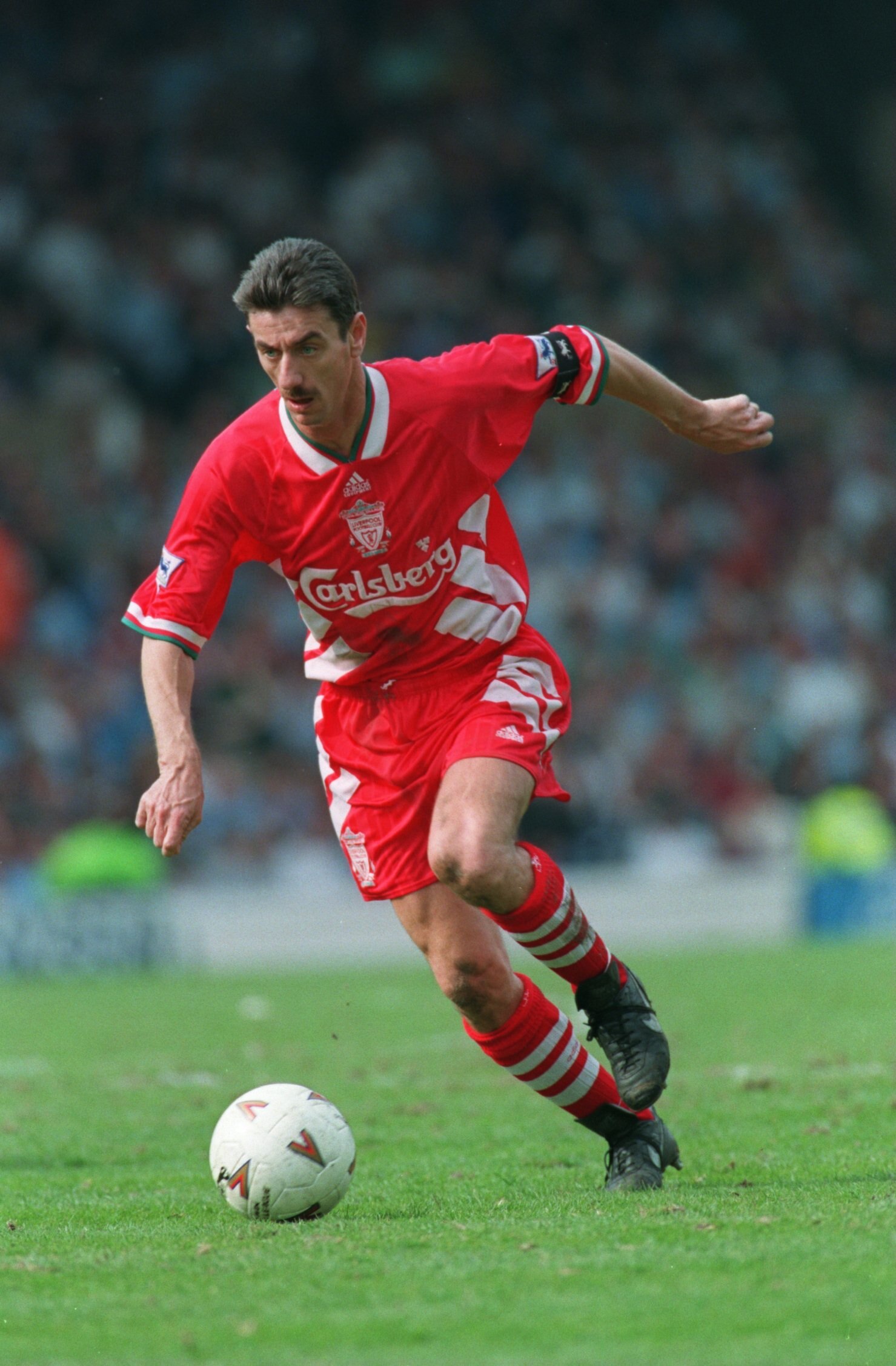 14 APR 1995:  IAN RUSH OF LIVERPOOL IN ACTION DURING A PREMIERSHIP MATCH AGAINST MANCHESTER CITY AT MAINE ROAD. CITY WON THE GAME 2-1. Mandatory Credit: Gary Prior/ALLSPORT