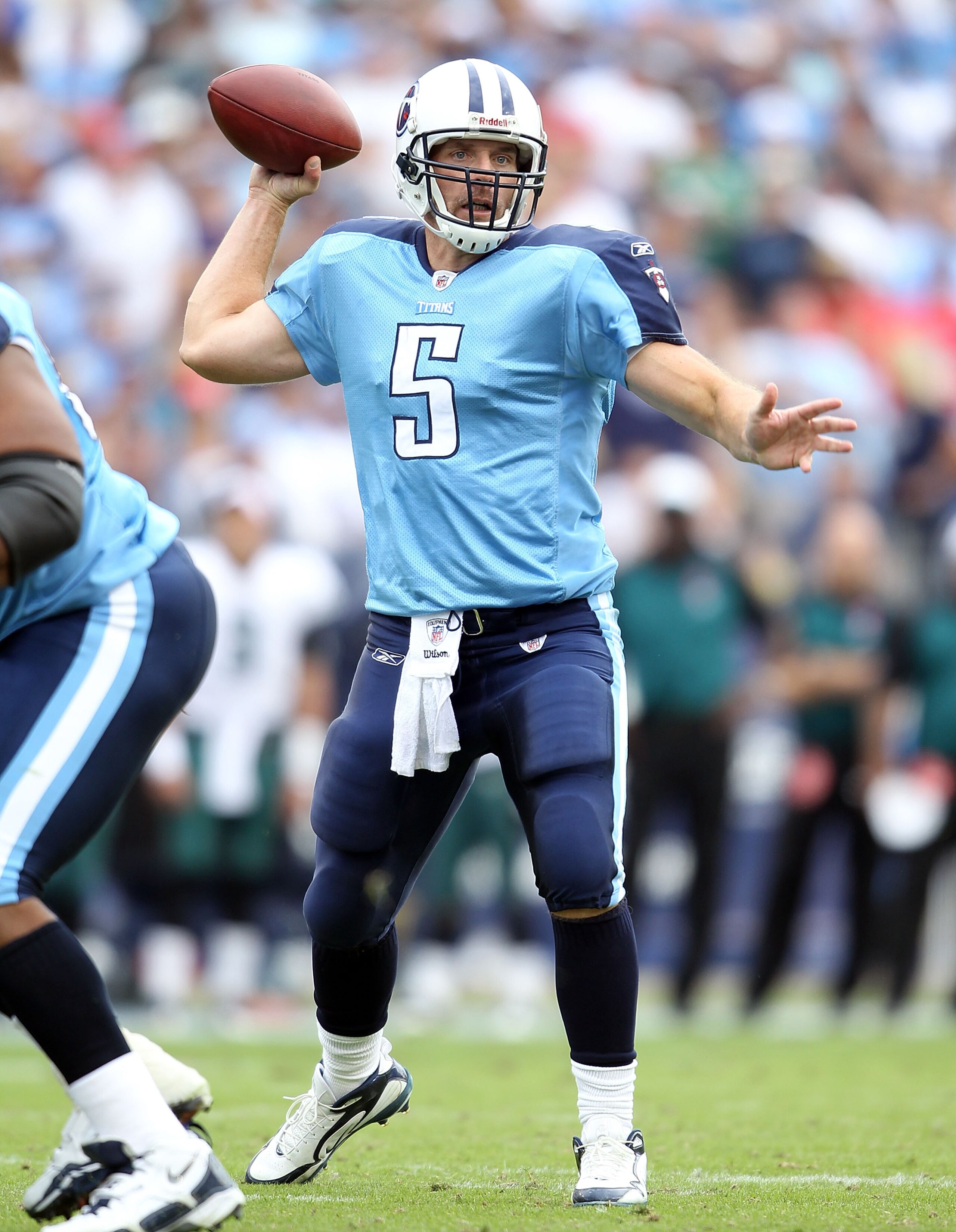 NASHVILLE, TN - OCTOBER 24:  Kerry Collins #5 of the Tennessee Titans throws a touchdown pass during the NFL game against the Philadelphia Eagles at LP Field on October 24, 2010 in Nashville, Tennessee. The Titans won 37-19.  (Photo by Andy Lyons/Getty Im