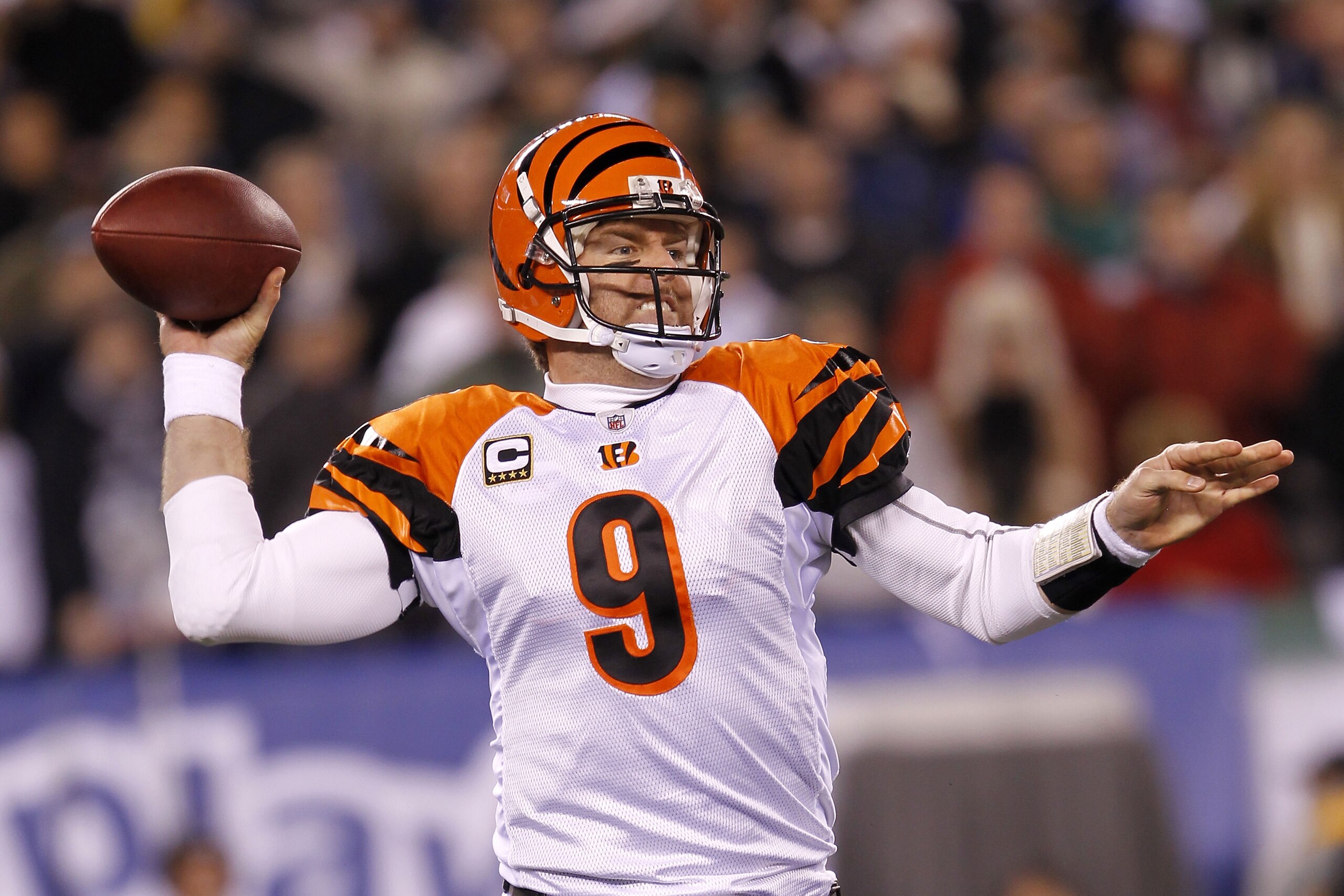 EAST RUTHERFORD, NJ - NOVEMBER 25:  Quarterback Carson Palmer #9 of the Cincinnati Bengals throws a pass against the New York Jets at New Meadowlands Stadium on November 25, 2010 in East Rutherford, New Jersey.  (Photo by Chris Trotman/Getty Images)