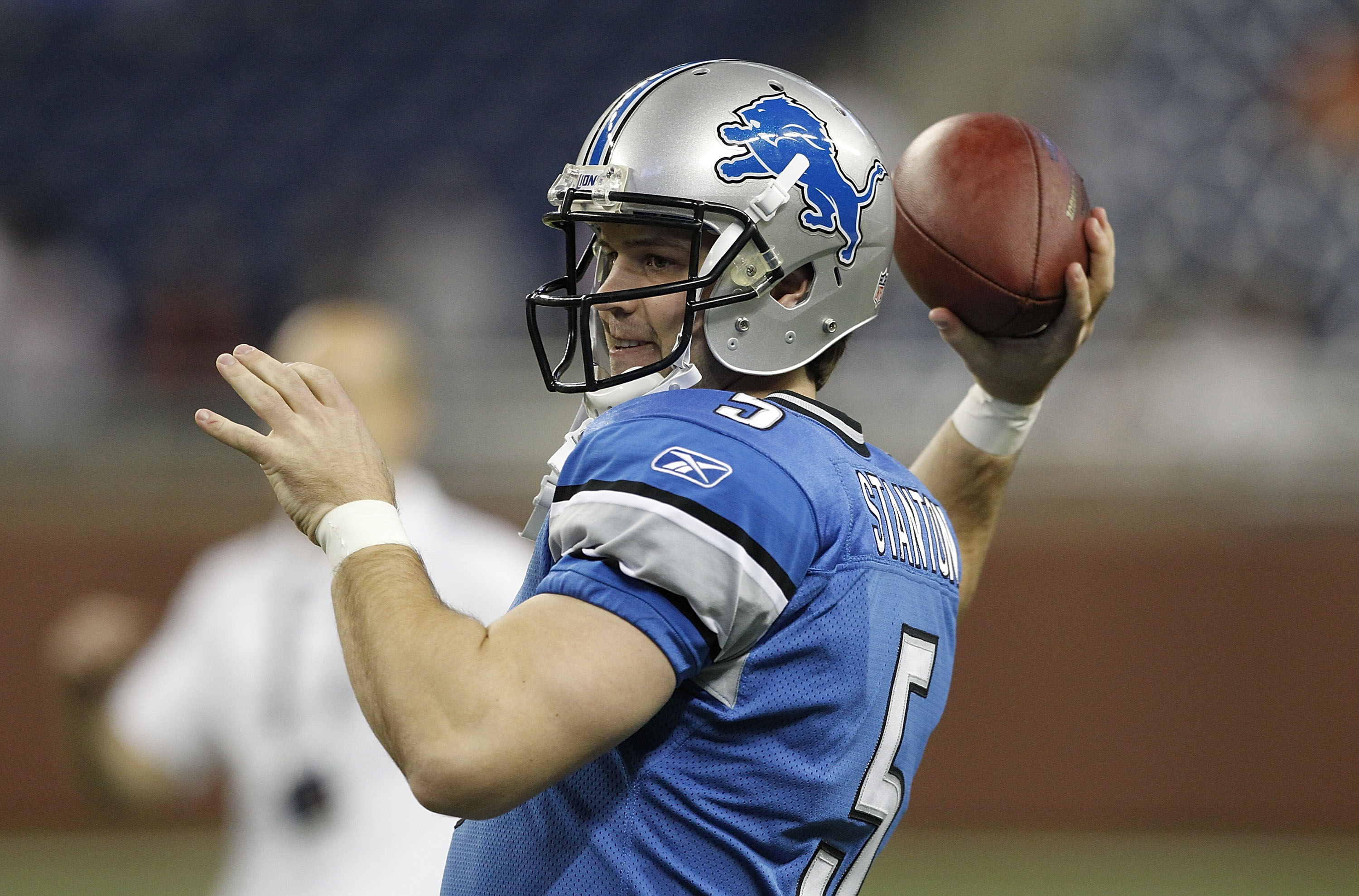 DETROIT - DECEMBER 5: Drew Stanton #5 of the Detroit Lions warms-up prior to the start of the game against the Chicago Bears at Ford Field on December 5, 2010 in Detroit, Michigan. (Photo by Leon Halip/Getty Images)