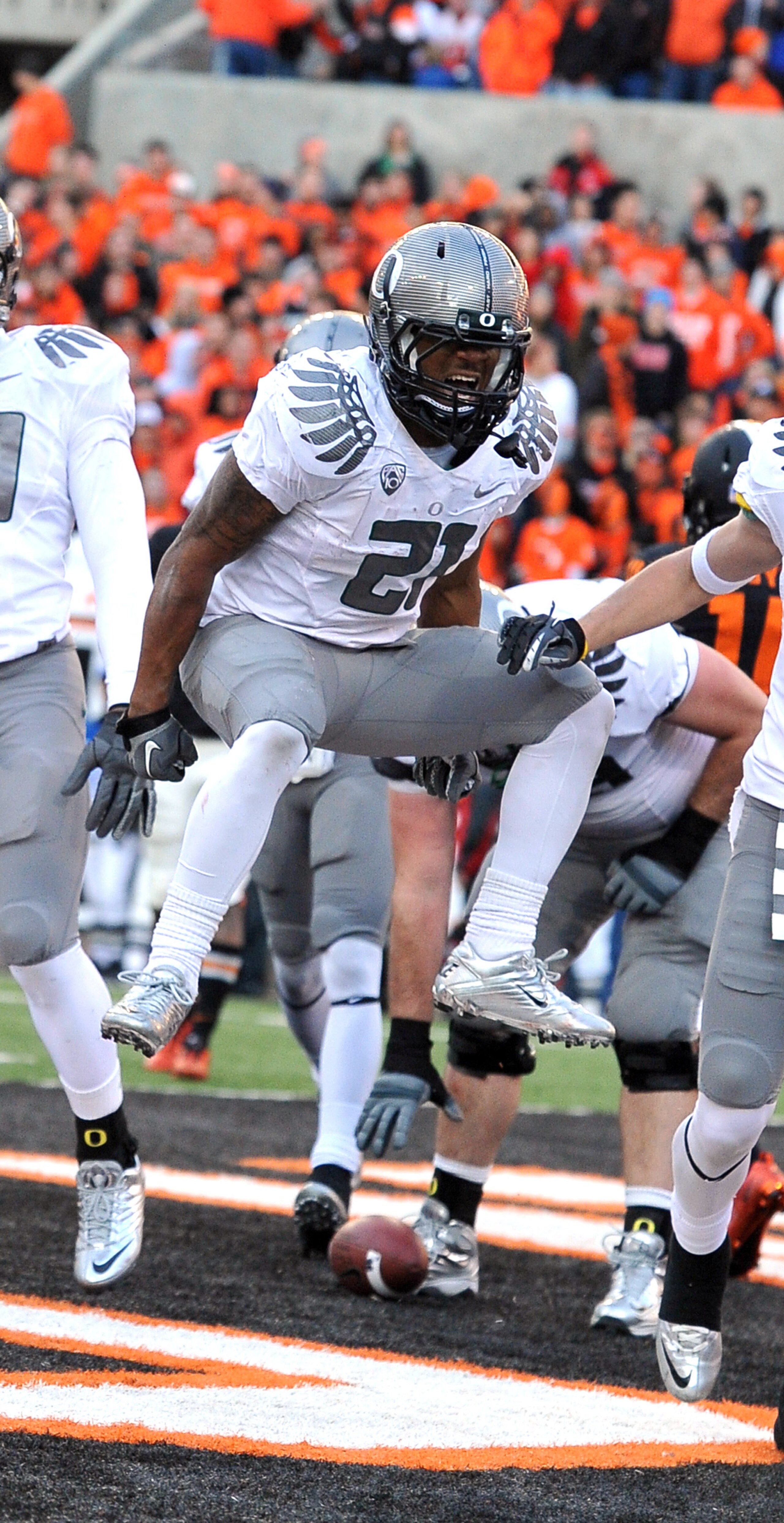 CORVALLIS, OR - DECEMBER 4: LaMichael James #21 of the Oregon Ducks celebrates a touchdown in the fourth quarter of the game at Reser Stadium on December 4, 2010 in Corvallis, Oregon. The Ducks beat the Beavers 37-20 to likely go on the BCS Championship g