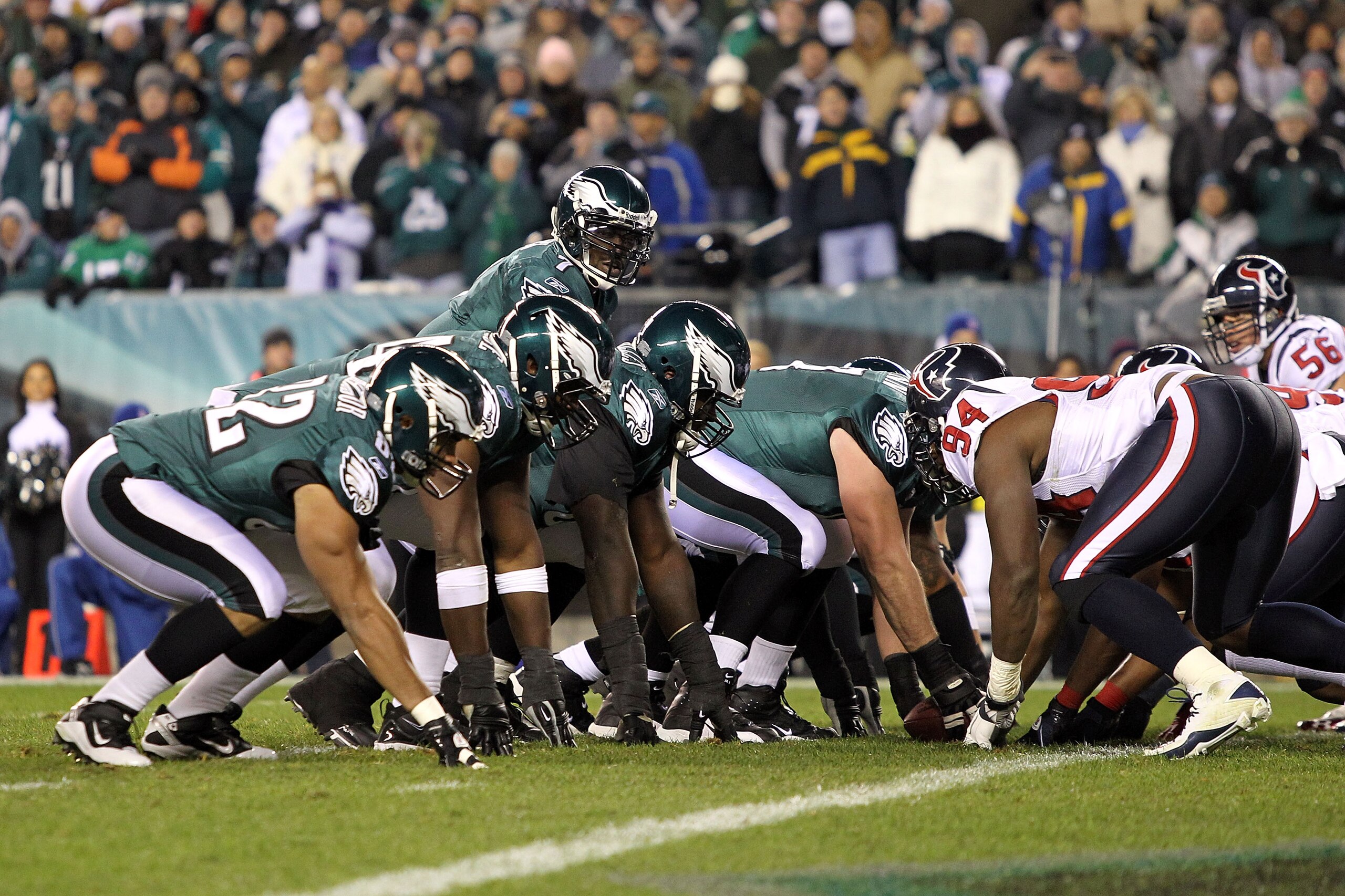 PHILADELPHIA, PA - DECEMBER 02:  Michael Vick #7 of the Philadelphia Eagles lines up under center at the line of scrimmage against the Houston Texans at Lincoln Financial Field on December 2, 2010 in Philadelphia, Pennsylvania.  (Photo by Chris Chambers/G