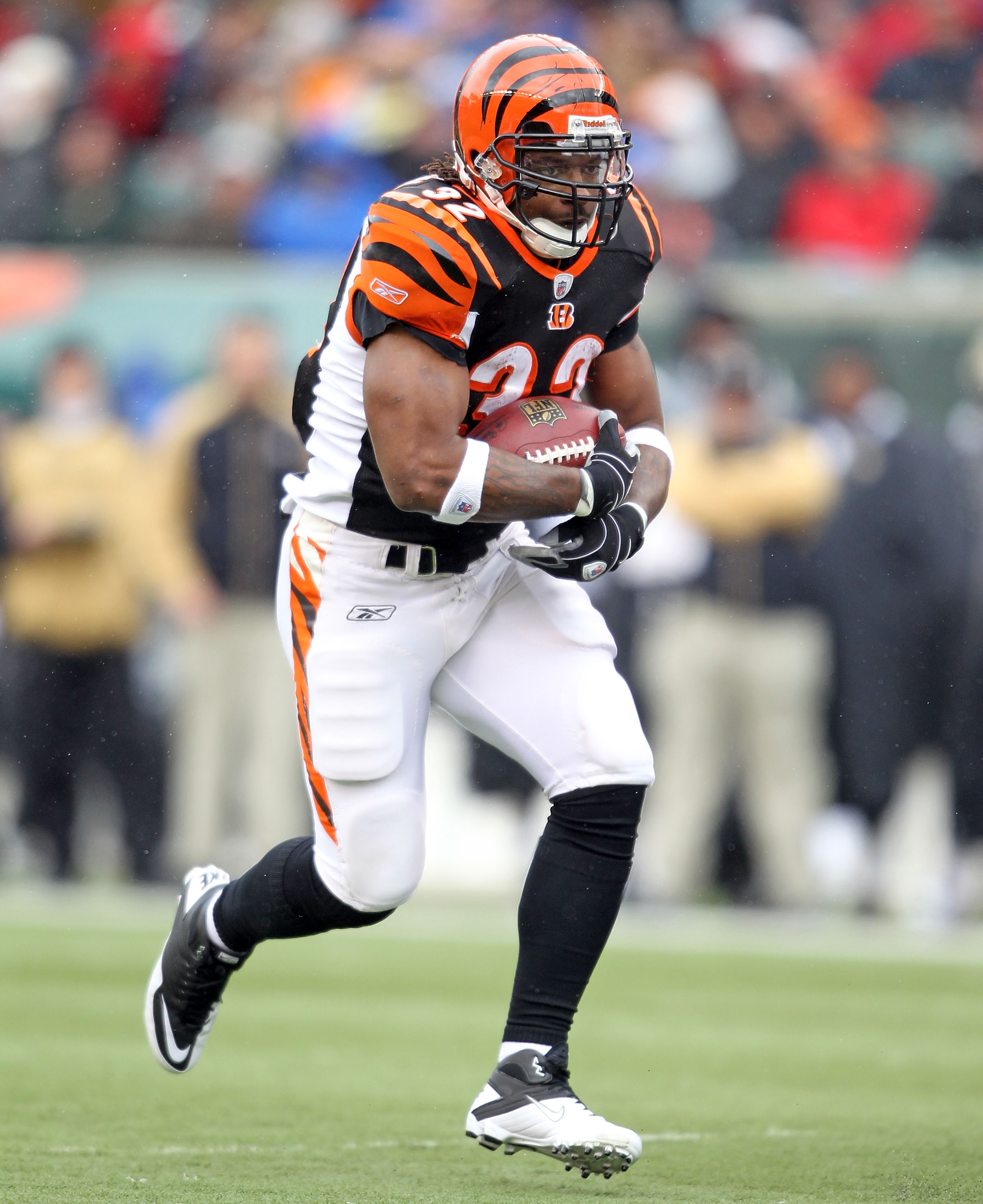 CINCINNATI, OH - DECEMBER 05: Cedric Benson #32 of the Cincinnati Bengals runs with the ball during the NFL game against the New Orleans Saints at Paul Brown Stadium on December 5, 2010 in Cincinnati, Ohio.  The Saints won 34-30.  (Photo by Andy Lyons/Get