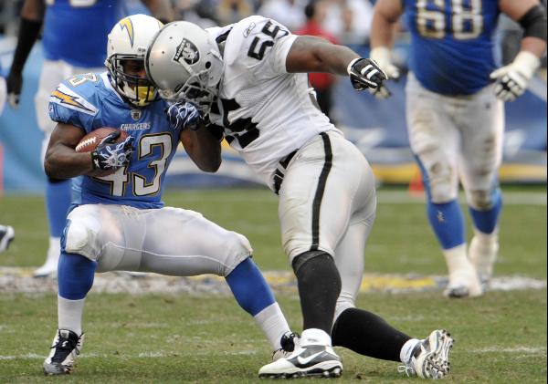 Rolando McClain nearly separated Darren Sproles from his head with this perfectly clean hit.