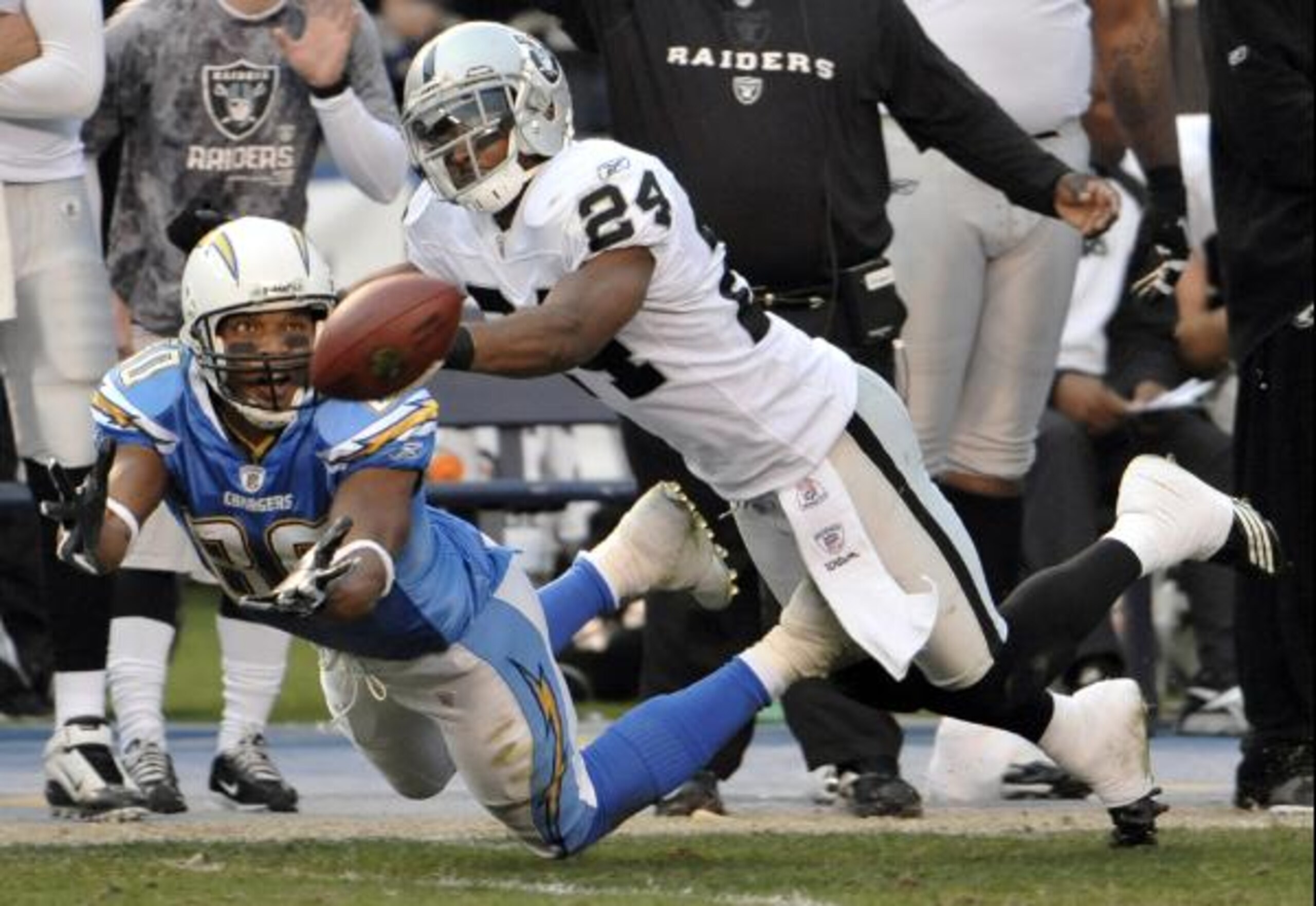 Huff had a great game against the Charger receivers.