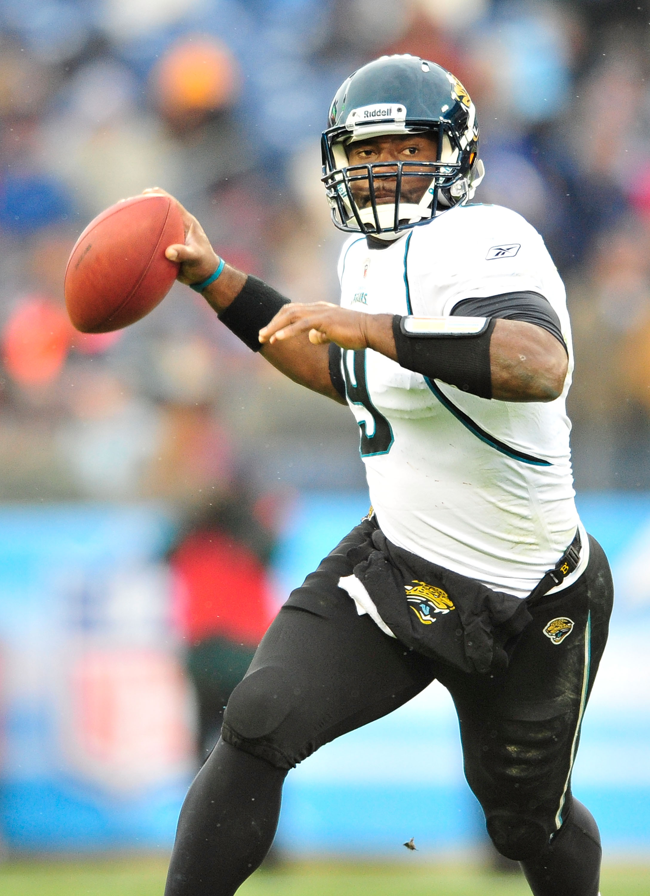 NASHVILLE, TN - DECEMBER 05:  Quarterback David Garrard #9 of the Jacksonville Jaguars rolls out against the Tennessee Titans at LP Field on December 5, 2010 in Nashville, Tennessee. The Jaguars won 17-6. (Photo by Grant Halverson/Getty Images)