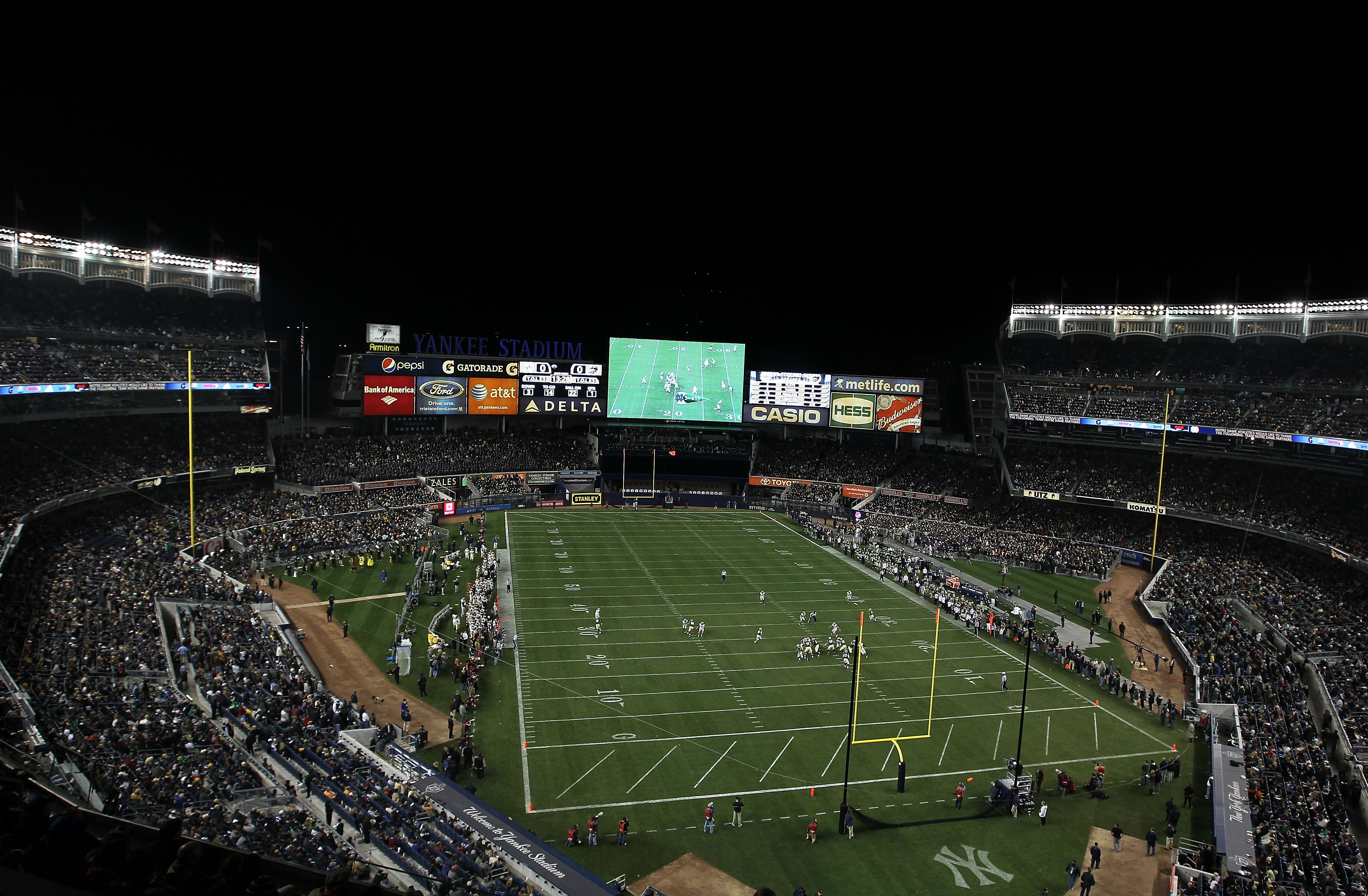 NEW YORK - NOVEMBER 20:  A general view during the game between the Notre Dame Fighting Irish and the Army Black Knights at Yankee Stadium on November 20, 2010 in the Bronx borough of New York City.  (Photo by Nick Laham/Getty Images)