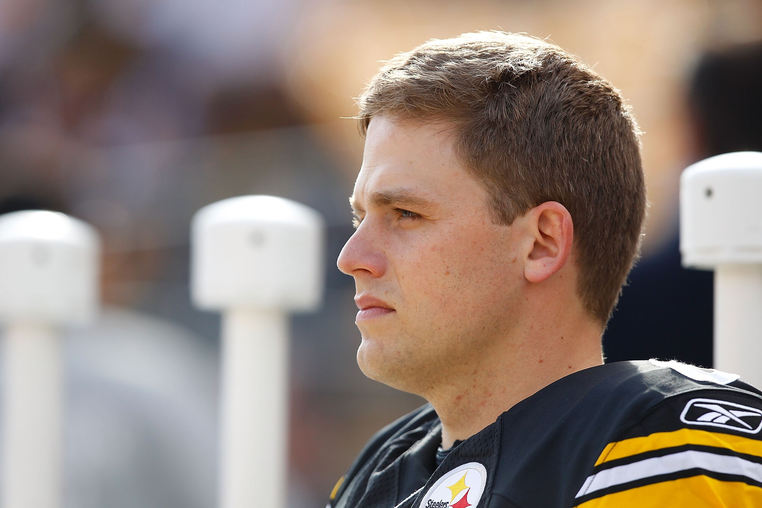 PITTSBURGH - NOVEMBER 21:  Shaun Suisham #6 of the Pittsburgh Steelers watches his team warm up prior to the game against the Oakland Raiders on November 21, 2010 at Heinz Field in Pittsburgh, Pennsylvania.  (Photo by Jared Wickerham/Getty Images)