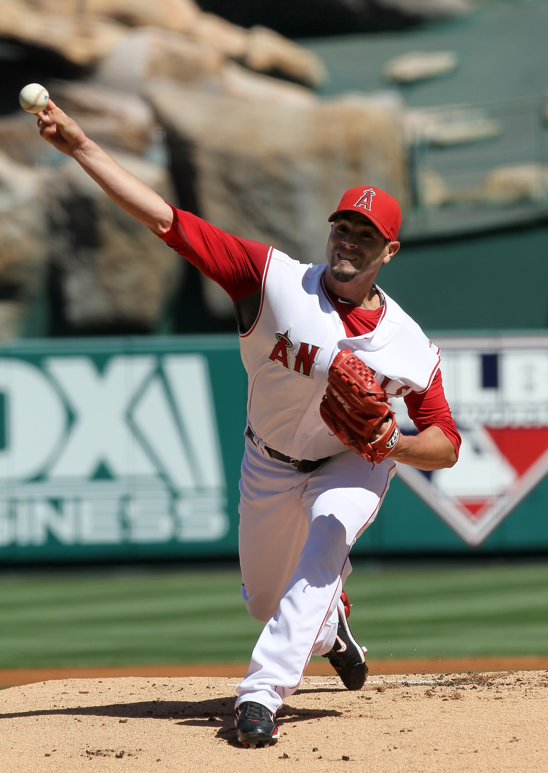 ANAHEIM, CA - SEPTEMBER 29:  Joel Pineiro #35 of the Los Angeles Angels of Anaheim throws a pitch against the Oakland Athletics on September 29, 2010 at Angel Stadium in Anaheim, California. The Angels won 2-1 in 11 innings.  (Photo by Stephen Dunn/Getty 