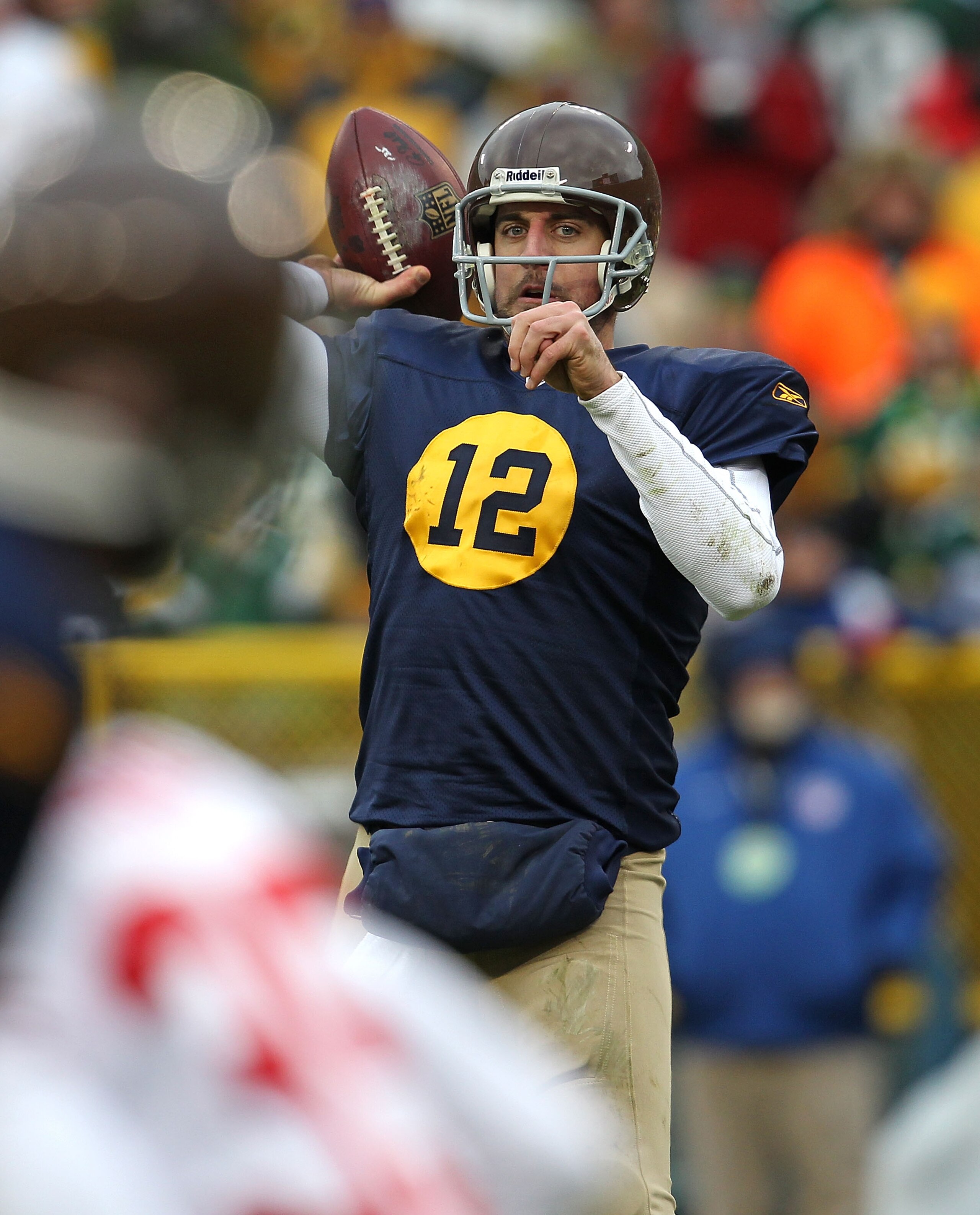 GREEN BAY, WI - DECEMBER 05: Aaron Rodgers #12 of the Green Bay Packers throws a pass against the San Francisco 49ers at Lambeau Field on December 5, 2010 in Green Bay, Wisconsin. The Packers defeated the 49ers 34-16. (Photo by Jonathan Daniel/Getty Image