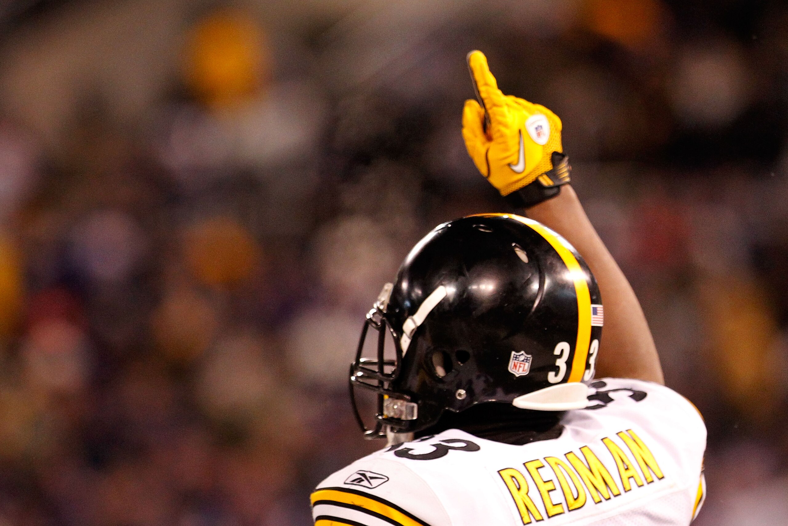 BALTIMORE, MD - DECEMBER 05:  Running back Isaac Redman #33 of the Pittsburgh Steelers celebrates his touchdown against the Baltimore Ravens during the fourth quarter of the game at M&T Bank Stadium on December 5, 2010 in Baltimore, Maryland.  (Photo by G