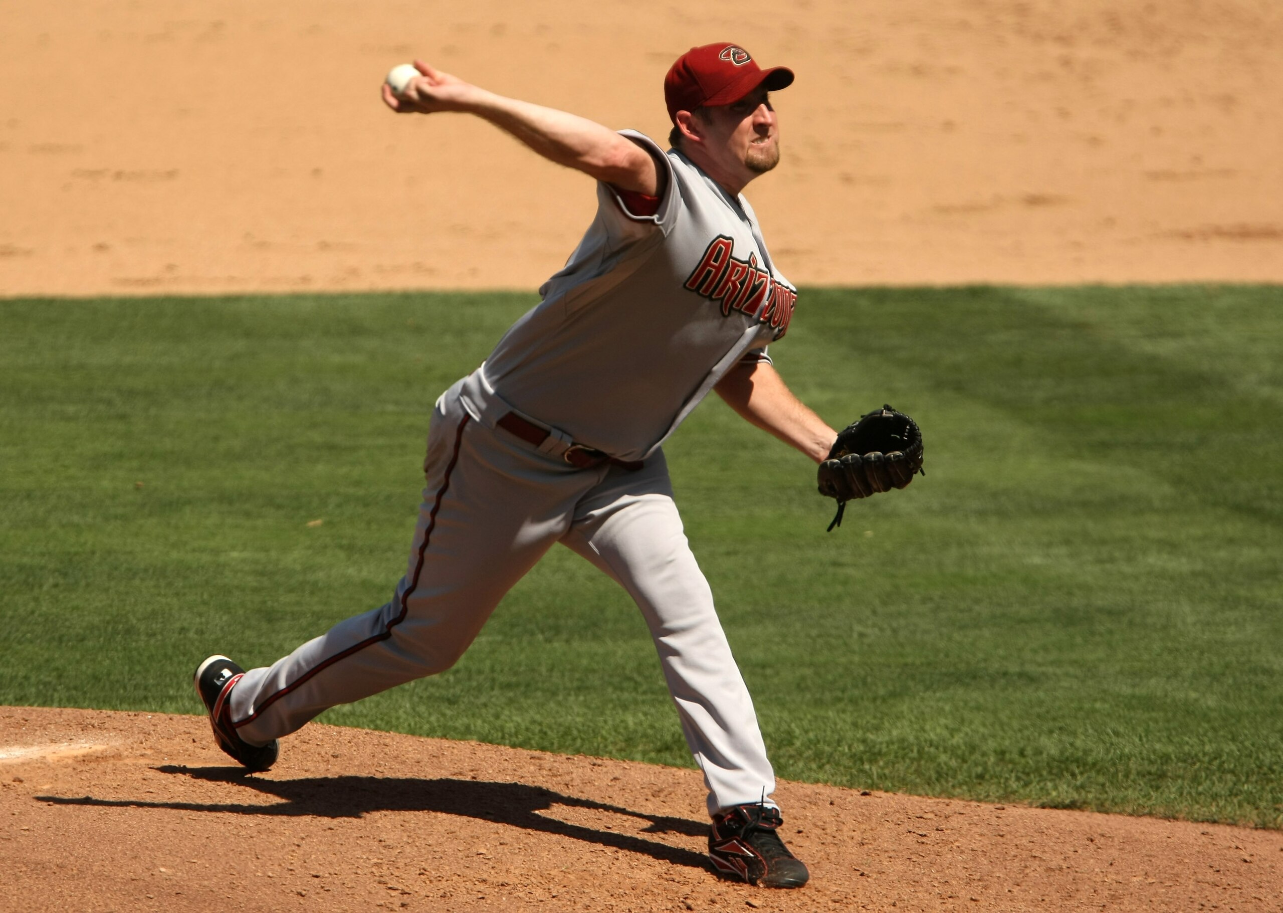 LOS ANGELES, CA - SEPTEMBER 06:  Pitcher Brandon Webb #17 of the Arizona Diamondbacks throws a pitch against the Los Angeles Dodgers on September 6, 2008 at Dodger Stadium in Los Angeles, California.  The Dodgers won 7-2.  (Photo by Stephen Dunn/Getty Ima