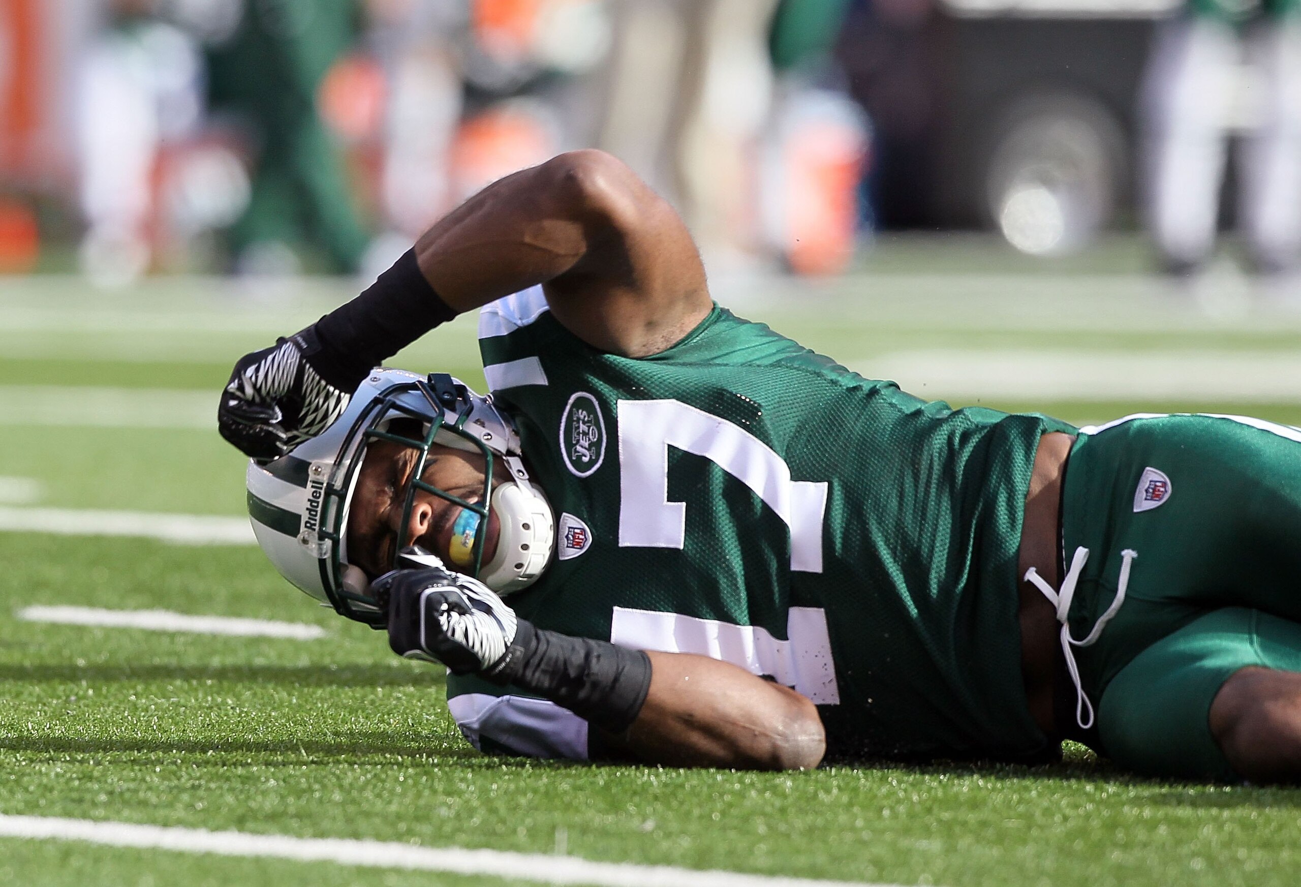 EAST RUTHERFORD, NJ - NOVEMBER 21:  Braylon Edwards #17 of the New York Jets in action against the Houston Texans on November 21, 2010 at the New Meadowlands Stadium in East Rutherford, New Jersey.  (Photo by Jim McIsaac/Getty Images)