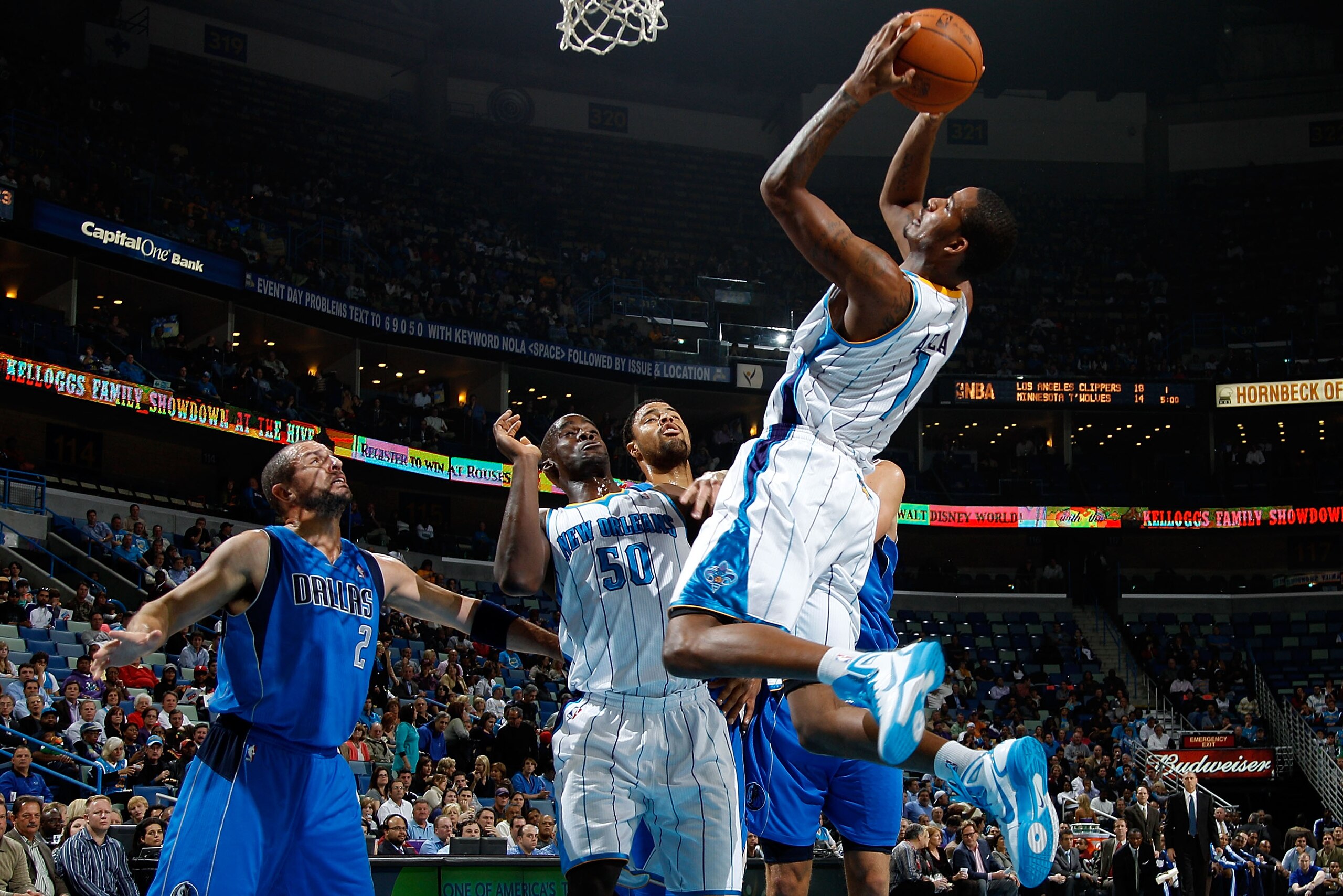 NEW ORLEANS - NOVEMBER 17:  Trevor Ariza #1 of the New Orleans Hornets shoots the ball against the Dallas Mavericks at the New Orleans Arena on November 17, 2010 in New Orleans, Louisiana.  NOTE TO USER: User expressly acknowledges and agrees that, by dow