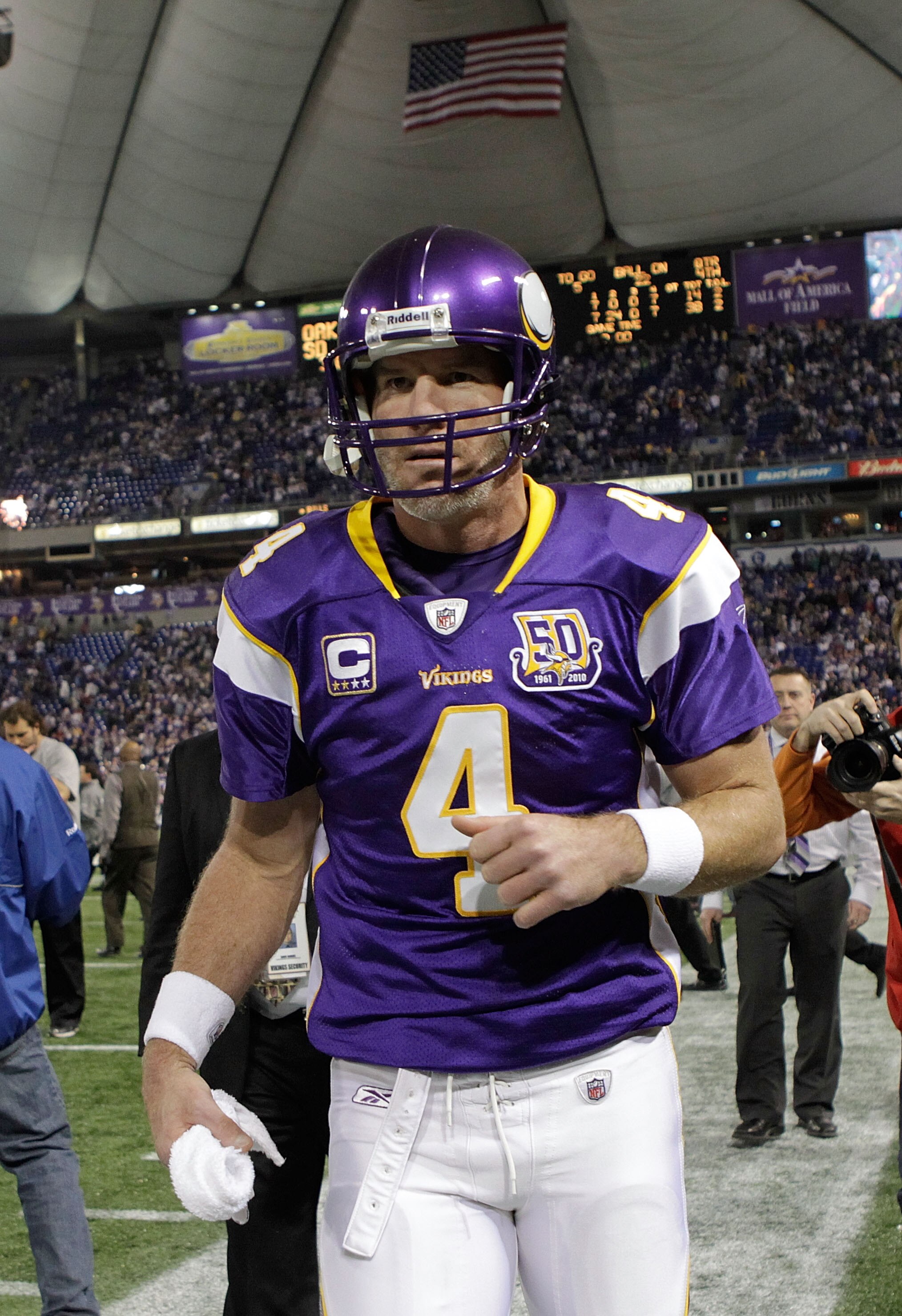 MINNEAPOLIS, MN - DECEMBER 05:  Brett Favre #4 of the Minnesota Vikings leaves the field after defeating the Buffalo Bills at the Mall of America Field at the Hubert H. Humphrey Metrodome on December 5, 2010 in Minneapolis, Minnesota.  (Photo by Nick Laha