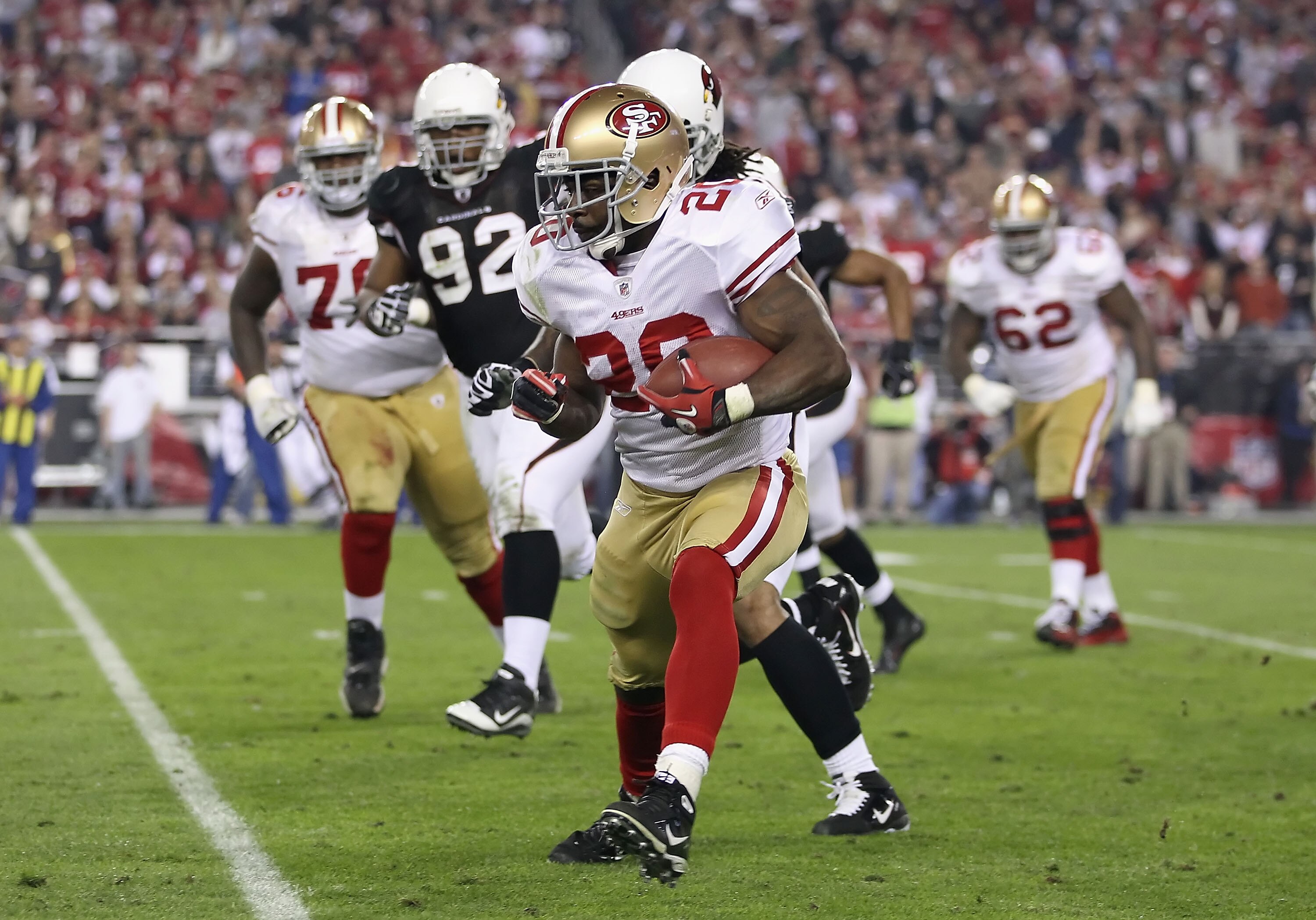 GLENDALE, AZ - NOVEMBER 29:  Runningback Brian Westbrook #20 of the San Francisco 49ers runs with the football against the Arizona Cardinals during the NFL game at the University of Phoenix Stadium on November 29, 2010 in Glendale, Arizona.   The 49ers de