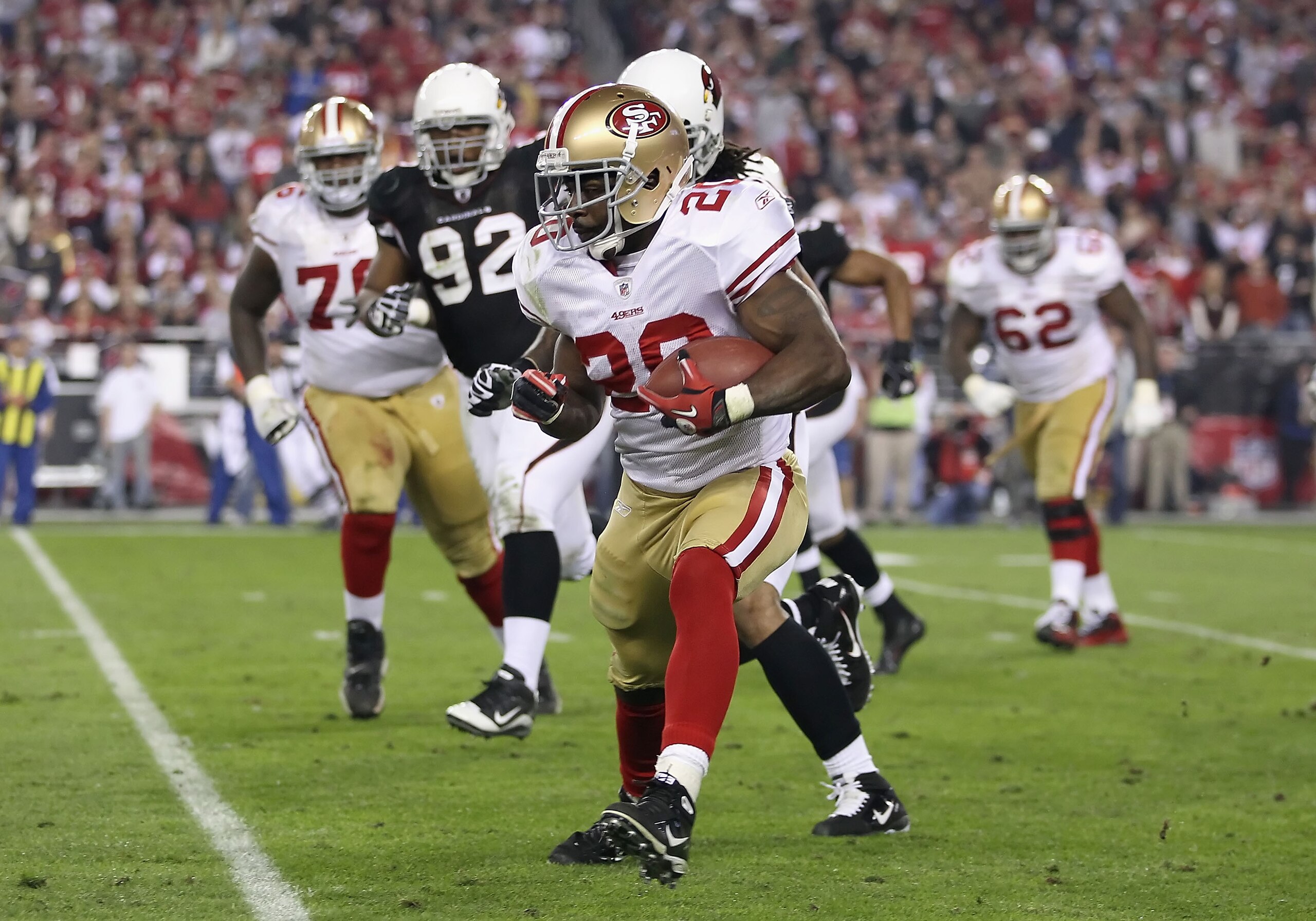 GLENDALE, AZ - NOVEMBER 29:  Runningback Brian Westbrook #20 of the San Francisco 49ers runs with the football against the Arizona Cardinals during the NFL game at the University of Phoenix Stadium on November 29, 2010 in Glendale, Arizona.   The 49ers de