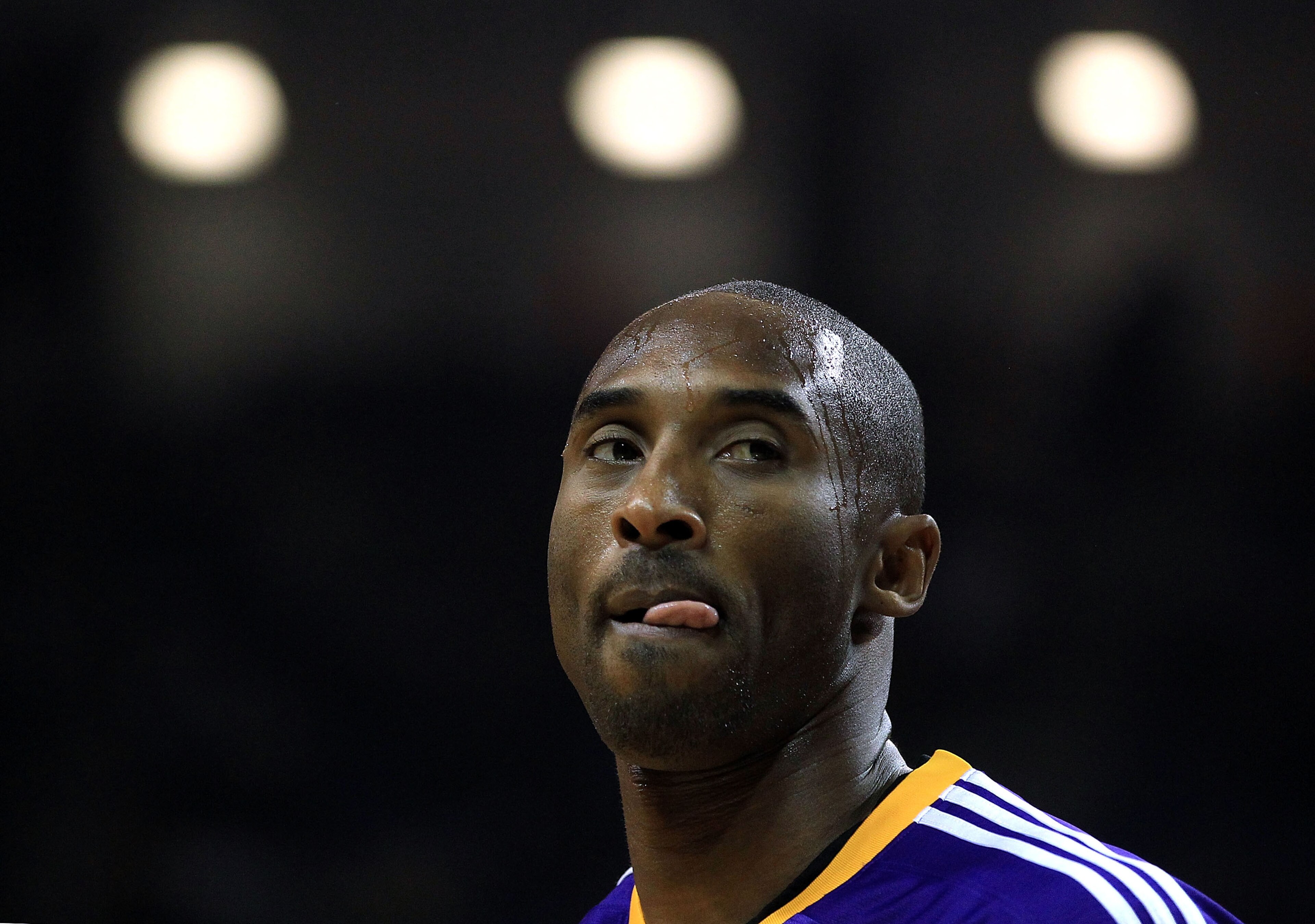 SACRAMENTO, CA - NOVEMBER 03: Kobe Bryant #24 of the Los Angeles Lakers warms up before their game against the Sacramento Kings at ARCO Arena on November 3, 2010 in Sacramento, California. NOTE TO USER: User expressly acknowledges and agrees that, by do SACRAMENTO, CA - NOVEMBER 03: Kobe Bryant #24 of the Los Angeles Lakers warms up before their game against the Sacramento Kings at ARCO Arena on November 3, 2010 in Sacramento, California. NOTE TO USER: User expressly acknowledges and agrees that, by do