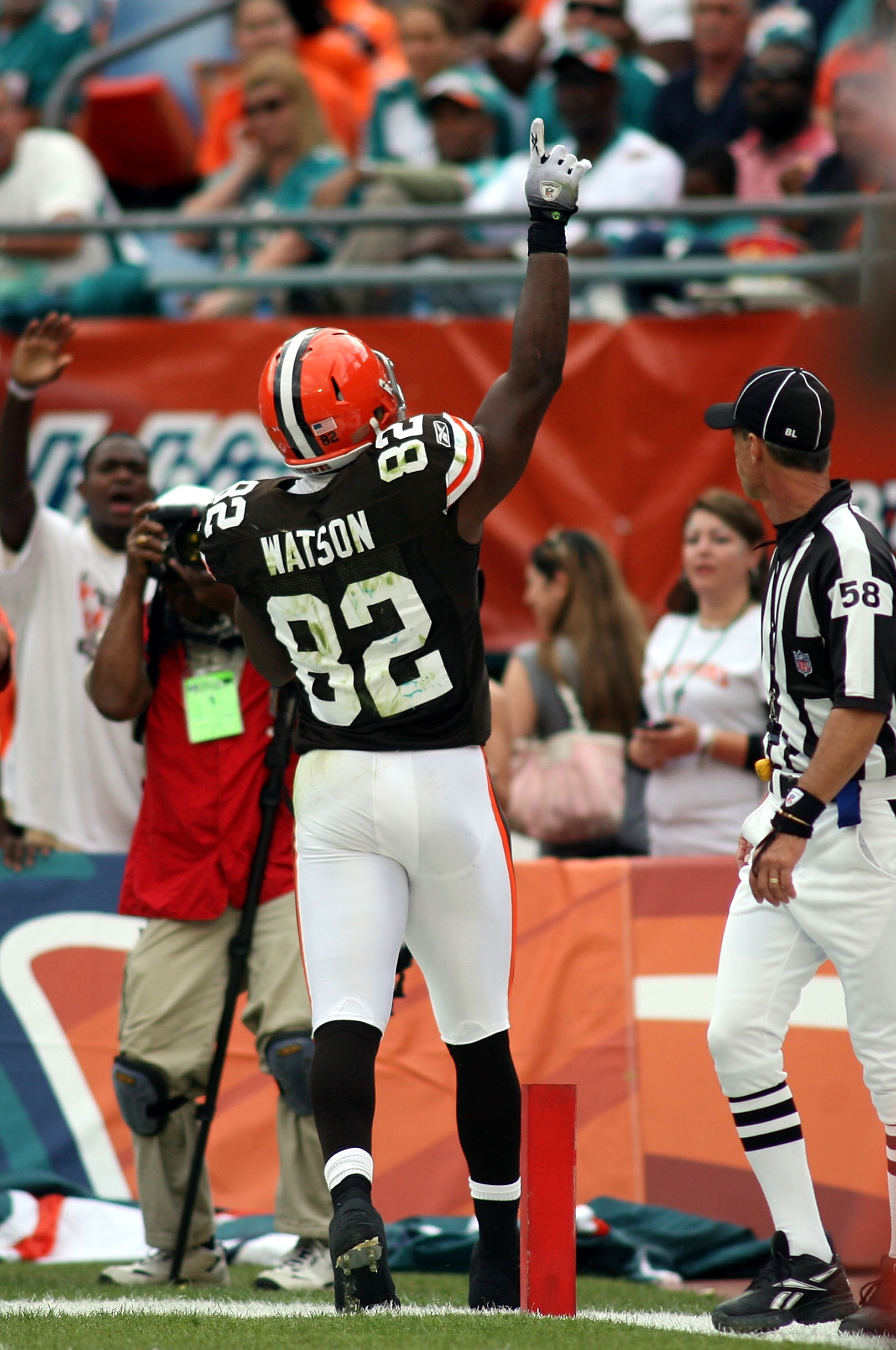 MIAMI, FL - DECEMBER 05:  Tight end Bengamin Watson #82 of the Cleveland Browns celebrates a touchdown catch against the Miami Dolphins at Sun Life Stadium on December 5, 2010 in Miami, Florida.  Cleveland defeated Miami 13-10.  (Photo by Marc Serota/Gett