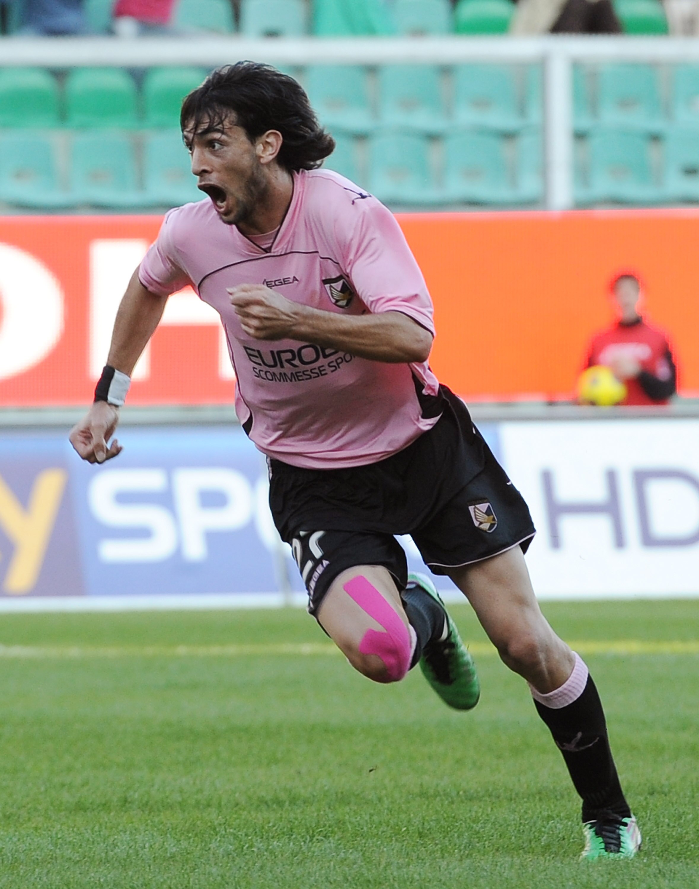 PALERMO, ITALY - NOVEMBER 14:  Javier Pastore of Palermo celebrates after scoring the opening goal during the Serie A match between Palermo and Catania at Stadio Renzo Barbera on November 14, 2010 in Palermo, Italy.  (Photo by Tullio M. Puglia/Getty Image
