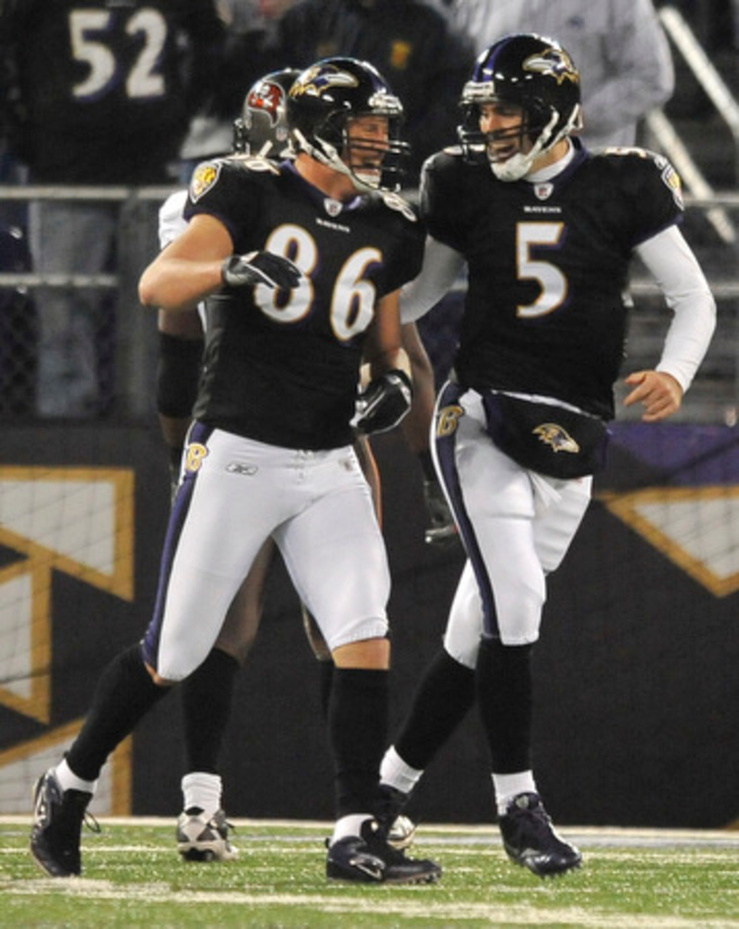 Todd Heap and Joe Flacco celebrate a touchdown versus Tampa Bay