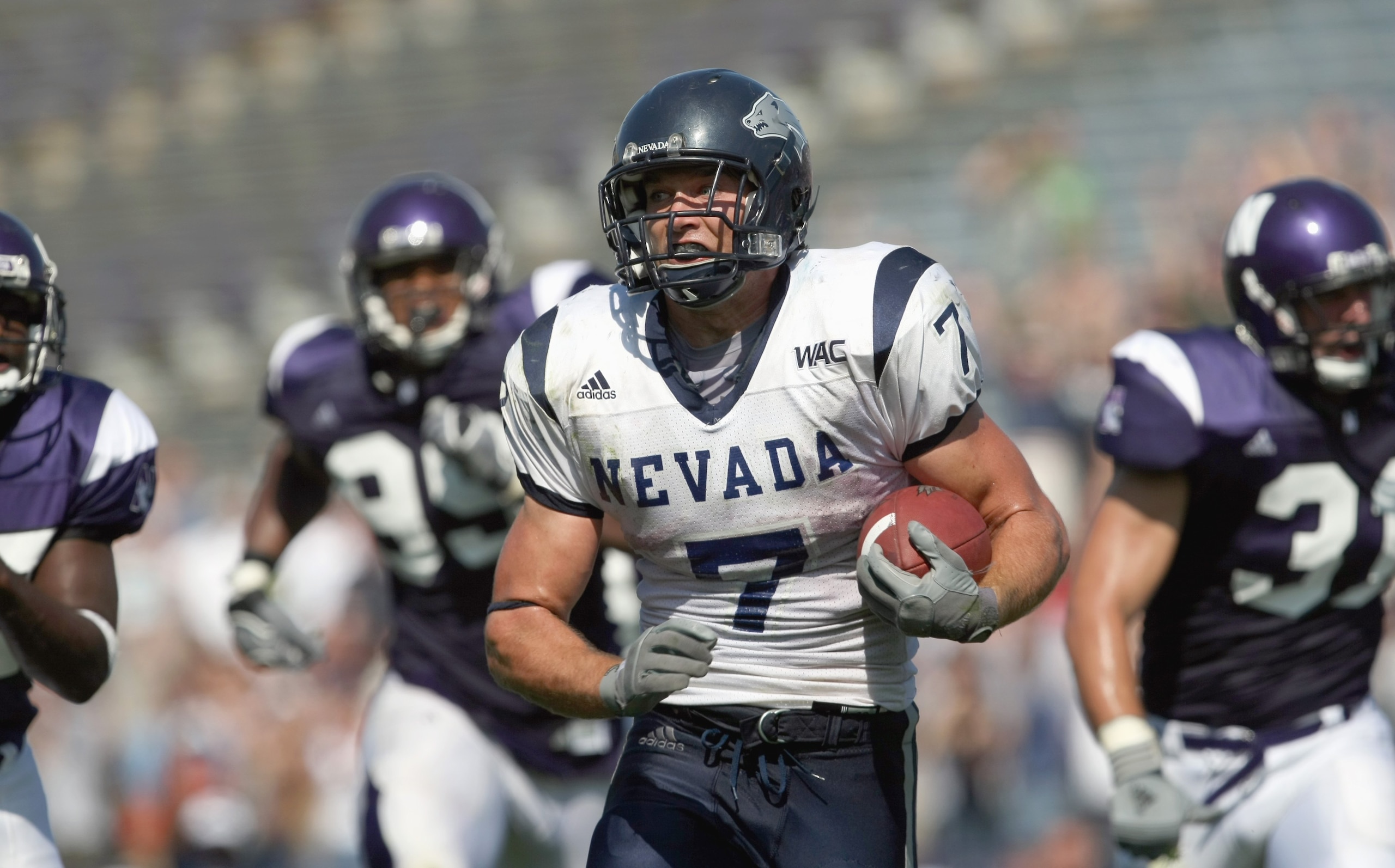 EVANSTON, IL - SEPTEMBER 8: Luke Lippincott # 7 of the Nevada Wolf Pack carries the ball against the Northwestern Wildcats on September 8, 2007 at Ryan Field at Northwestern University in Evanston, Illinois. (Photo by Jonathan Daniel/Getty Images) EVANSTON, IL - SEPTEMBER 8: Luke Lippincott # 7 of the Nevada Wolf Pack carries the ball against the Northwestern Wildcats on September 8, 2007 at Ryan Field at Northwestern University in Evanston, Illinois. (Photo by Jonathan Daniel/Getty Images)