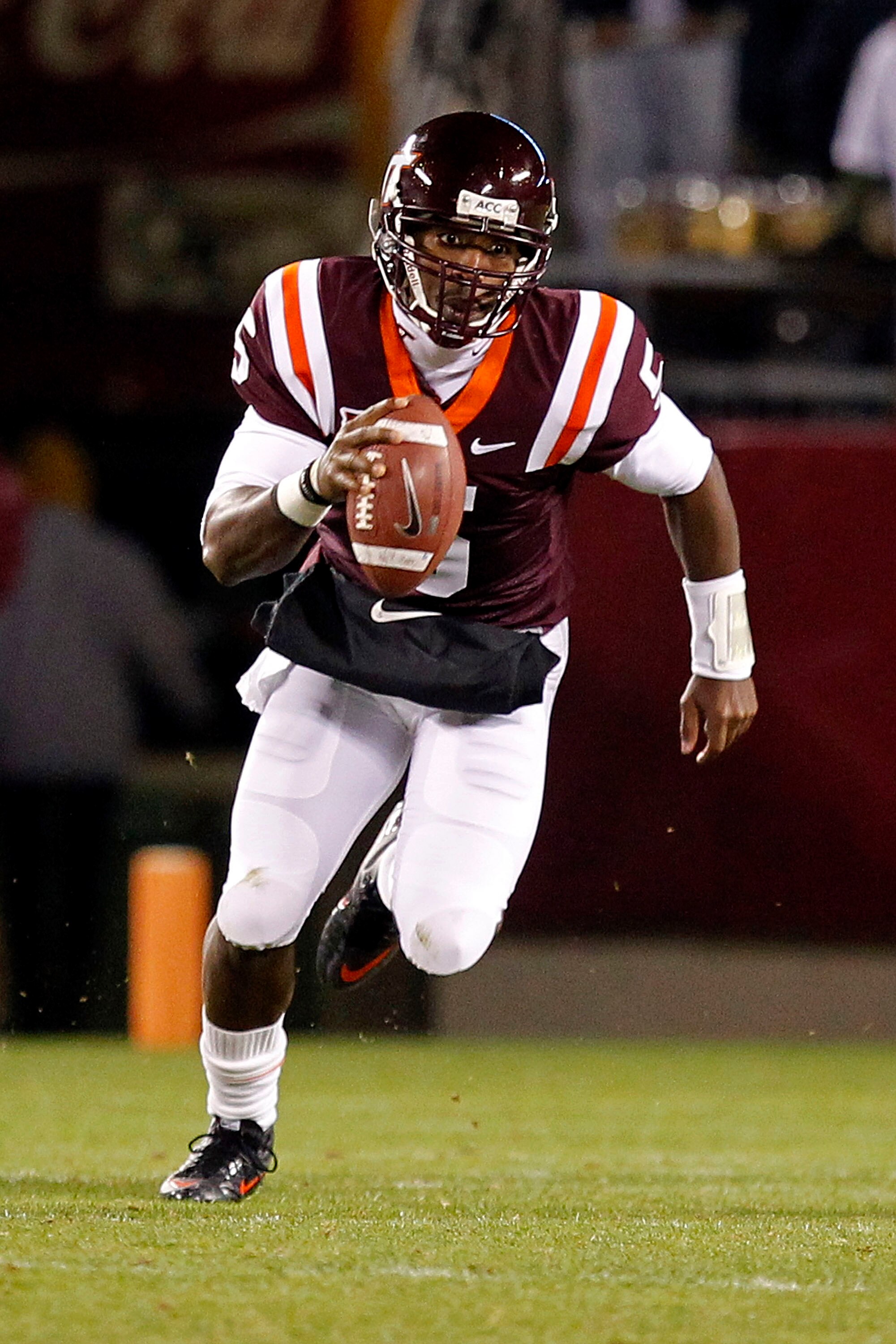 BLACKSBURG, VA - NOVEMBER 04:  Quarterback Tyrod Taylor #5 of the Virginia Tech Hokies runs with the ball against the Georgia Tech Yellow Jackets at Lane Stadium on November 4, 2010 in Blacksburg, Virginia.  (Photo by Geoff Burke/Getty Images)