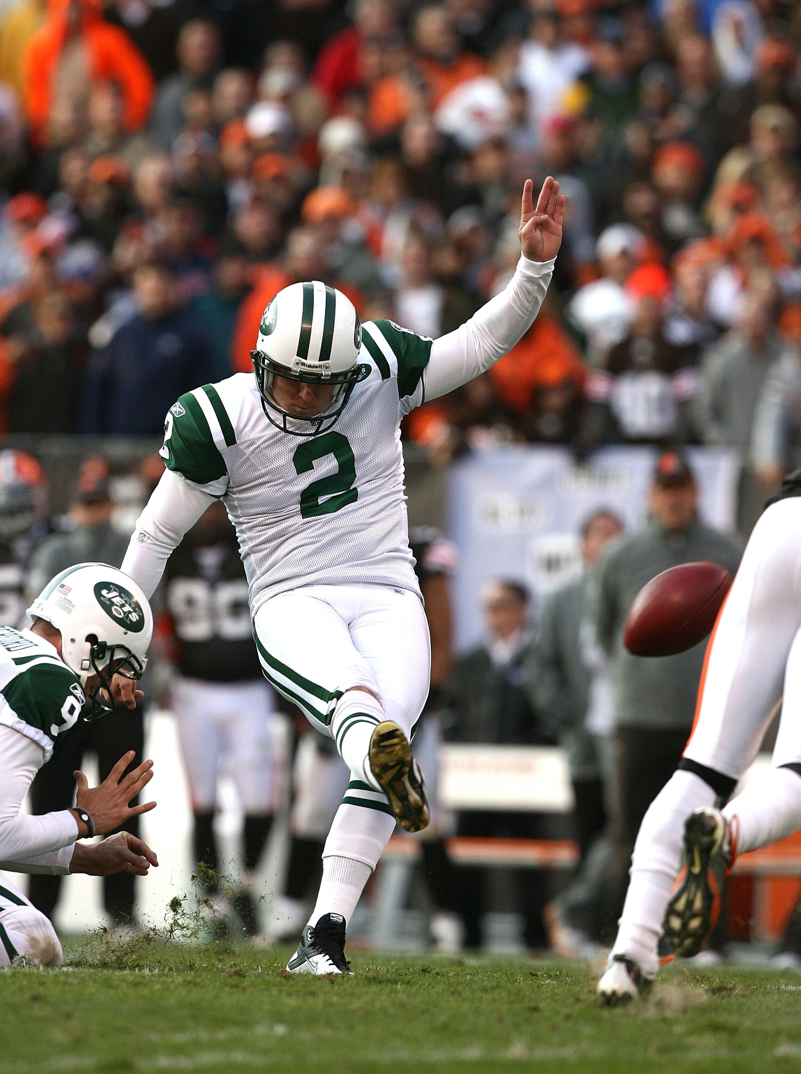 CLEVELAND - NOVEMBER 14: Kicker Nick Folk #2 of the New York Jets misses a field goal against the Cleveland Browns at Cleveland Browns Stadium on November 14, 2010 in Cleveland, Ohio. (Photo by Matt Sullivan/Getty Images) CLEVELAND - NOVEMBER 14: Kicker Nick Folk #2 of the New York Jets misses a field goal against the Cleveland Browns at Cleveland Browns Stadium on November 14, 2010 in Cleveland, Ohio. (Photo by Matt Sullivan/Getty Images)
