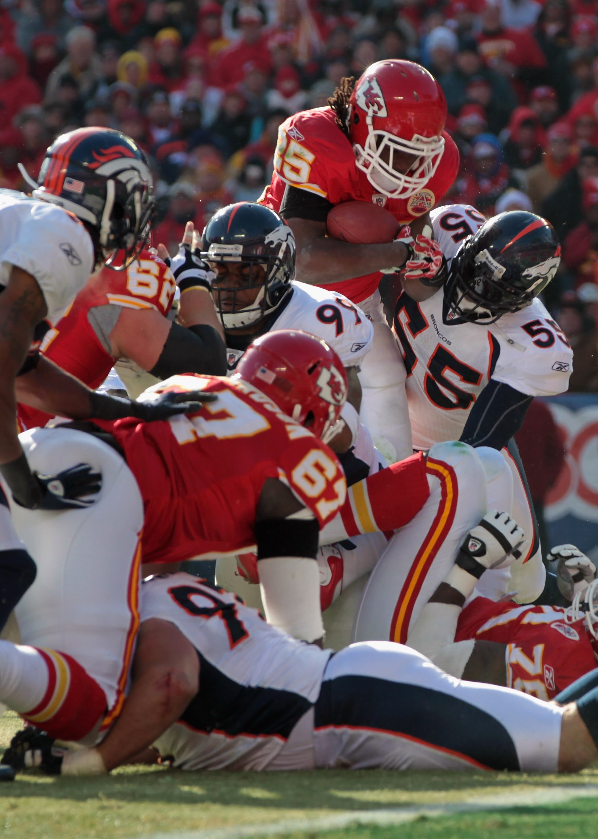 KANSAS CITY, MO - DECEMBER 05:  Jamaal Charles #25 of the Kansas City Chiefs carries the ball during the game against the Denver Broncos on December 5, 2010 at Arrowhead Stadium in Kansas City, Missouri.  (Photo by Jamie Squire/Getty Images)